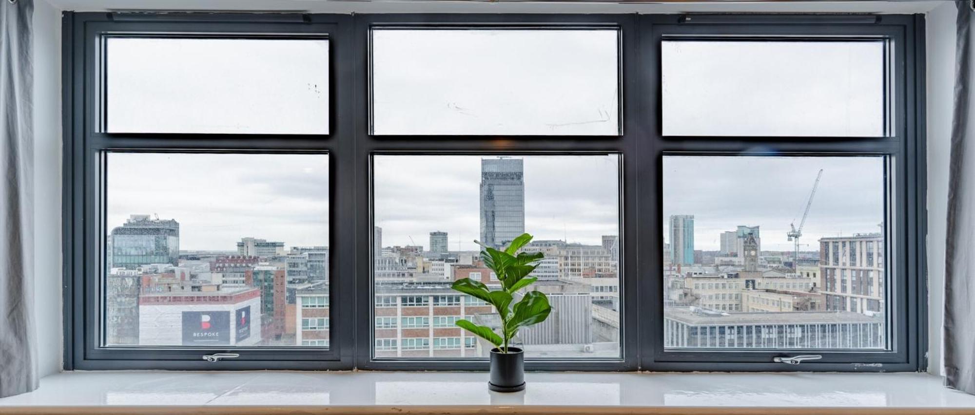 City Skyline View Studio - Central