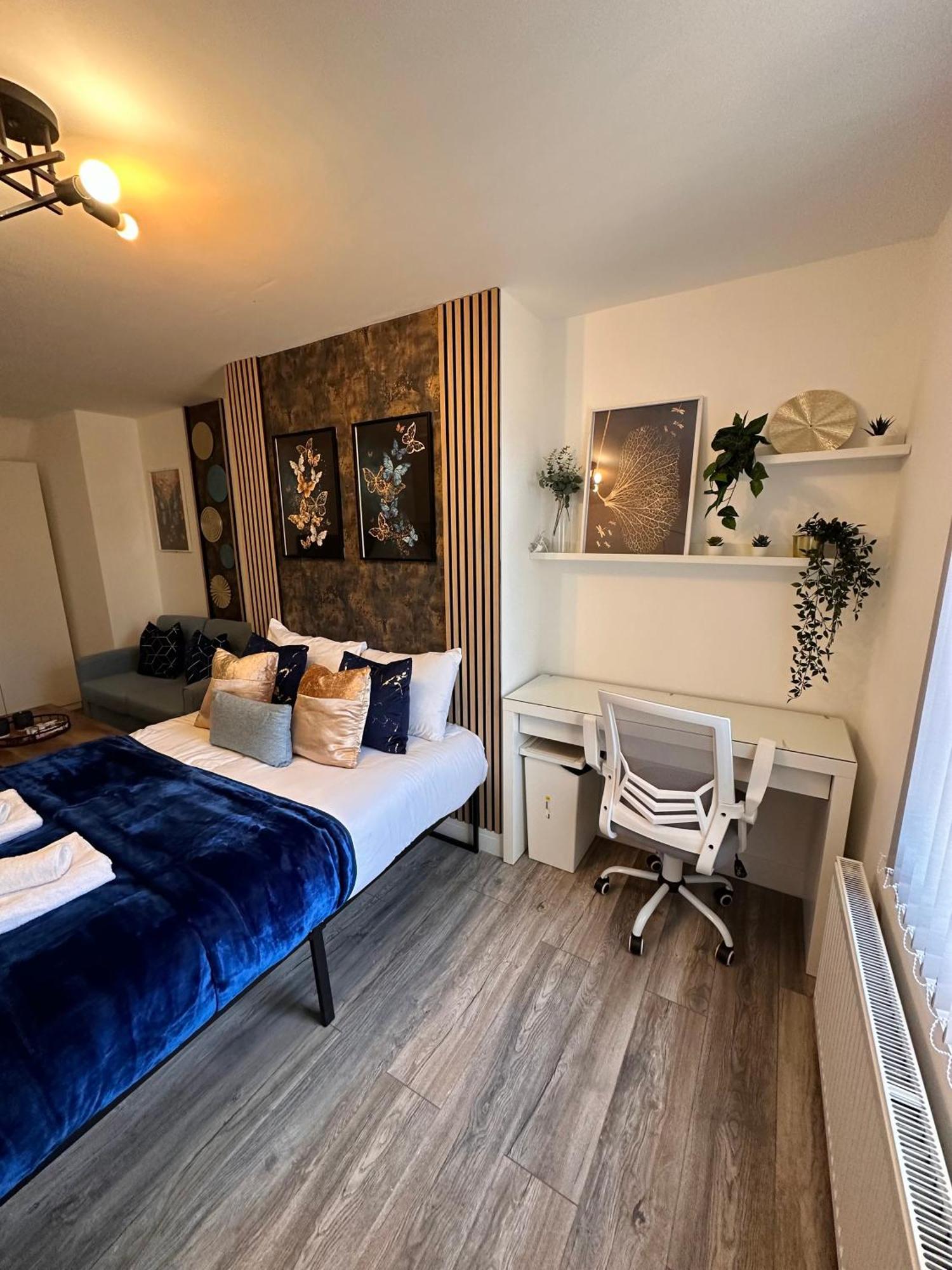 R4 - Luxury Studio Within A Shared House In Harborne Park Road - *