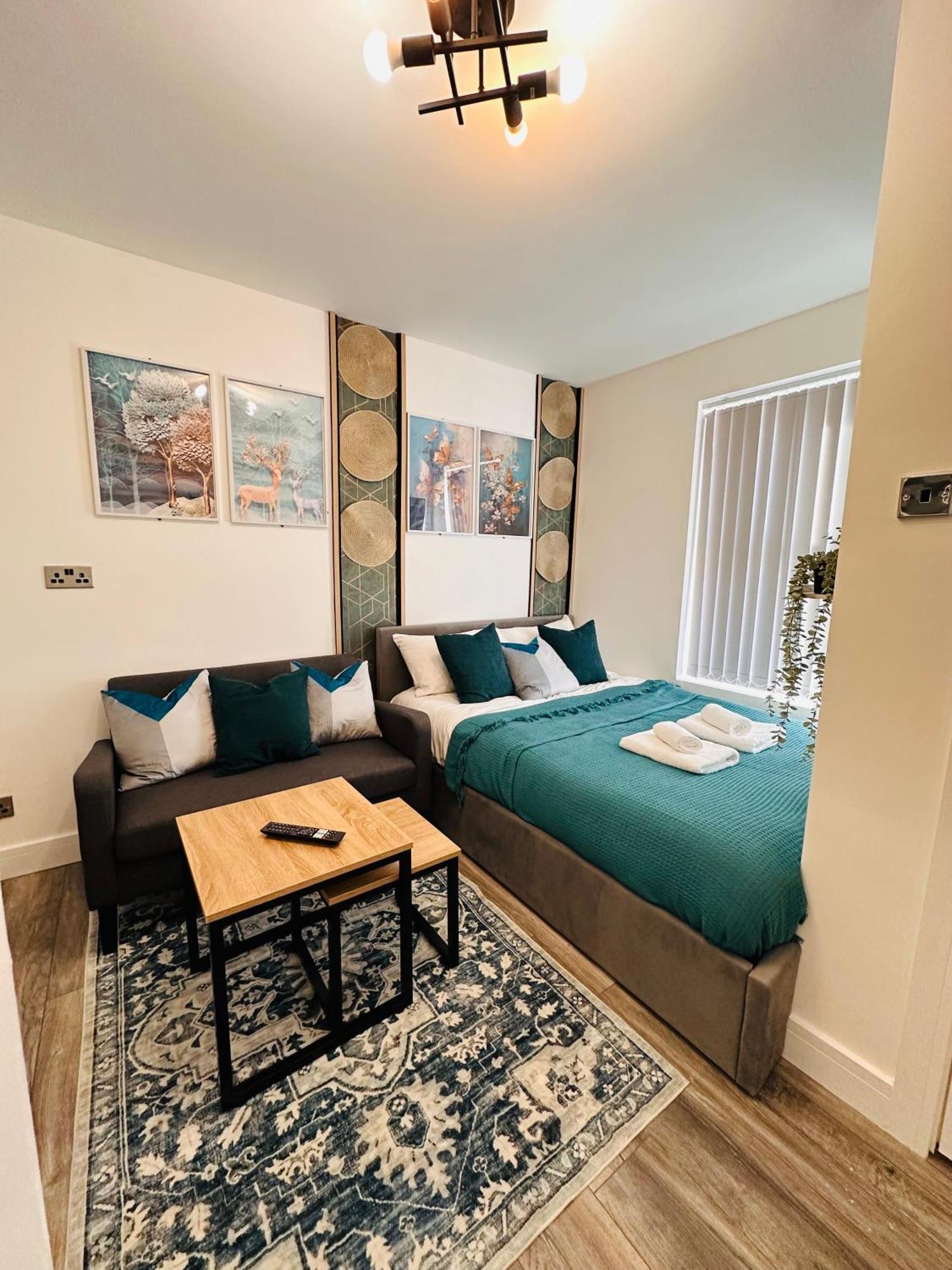 R2 - Newly Renovated Luxury Private En-suite In Harborne Park Road - Guest house *