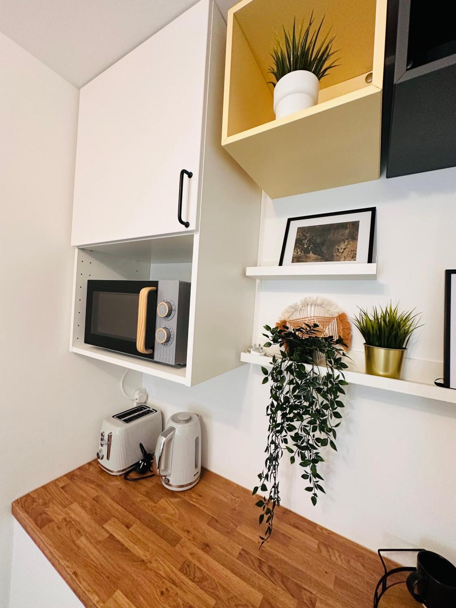 R2 - Newly Renovated Luxury Private En-suite In Harborne Park Road - Guest house