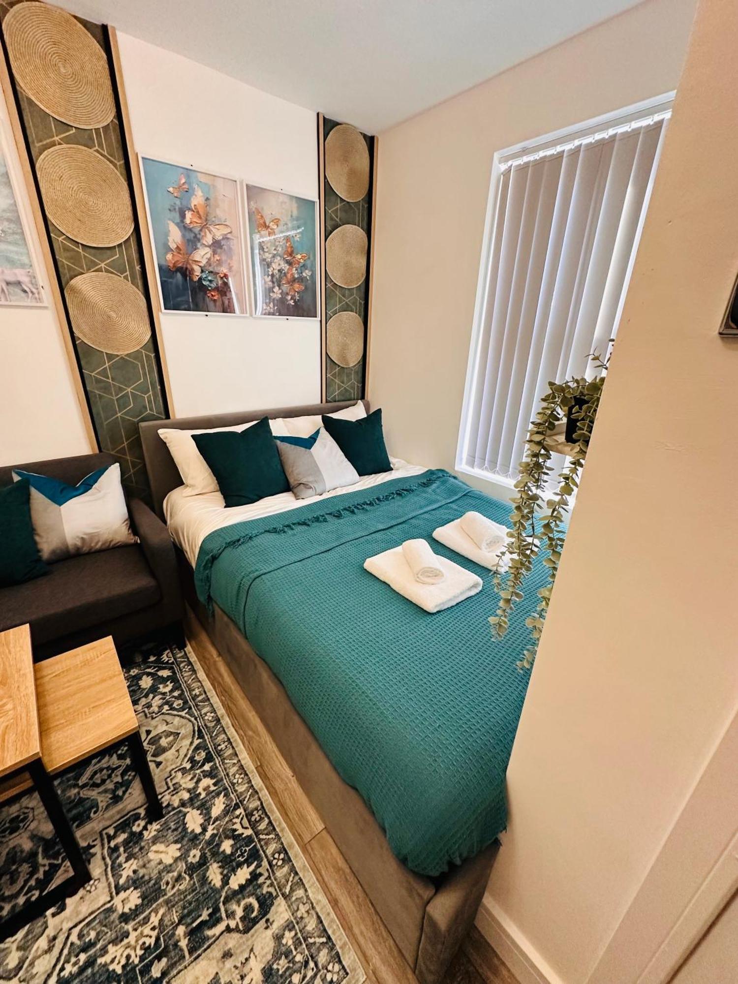 R2 - Newly Renovated Luxury Private En-suite In Harborne Park Road - Guest house