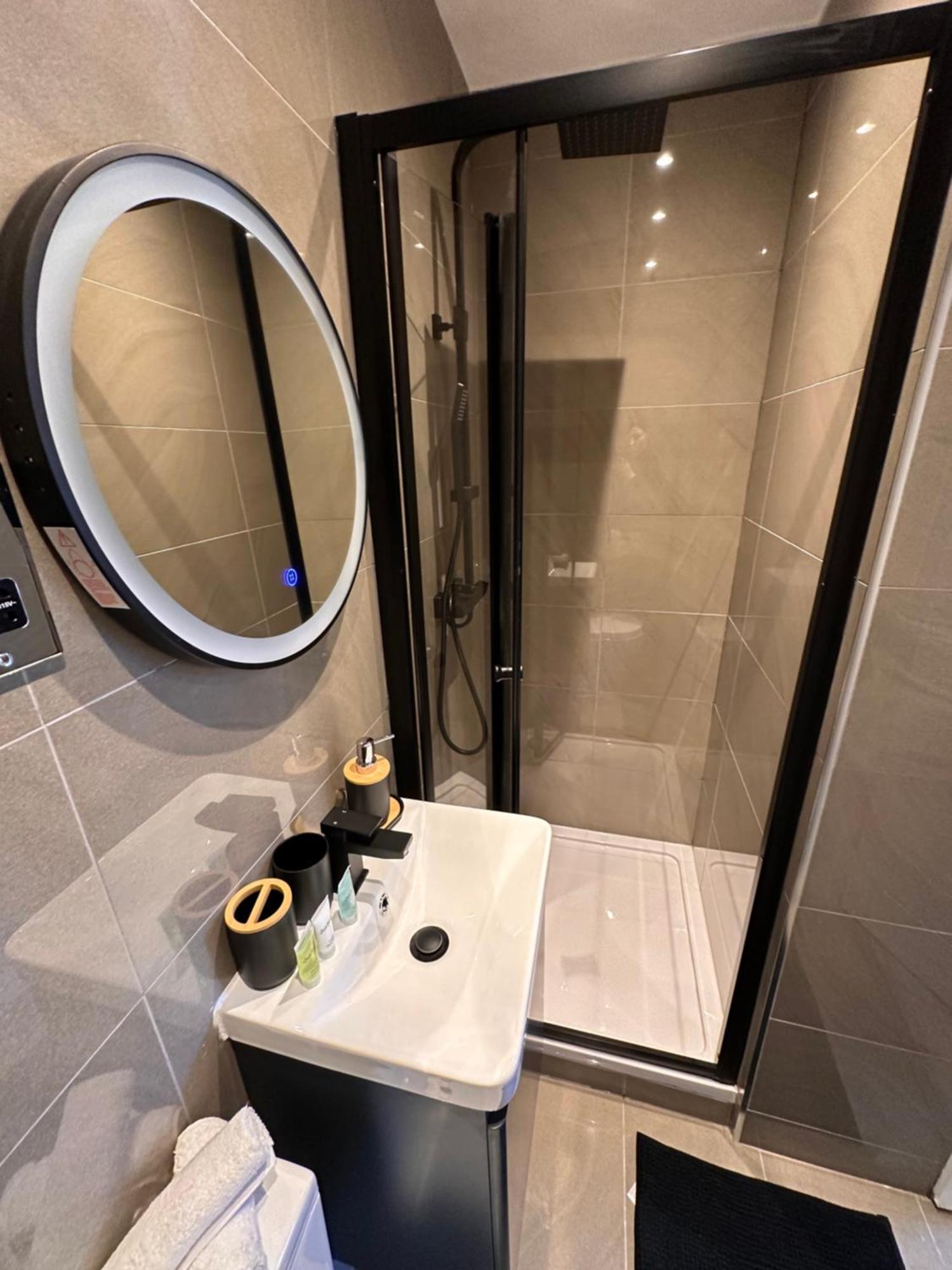 Guest house R3 - Newly Renovated Luxury Private En-suite In Harborne Park Road -