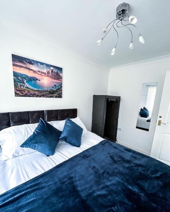 Spacious 6 Bedroom House Near Centre Birmingham