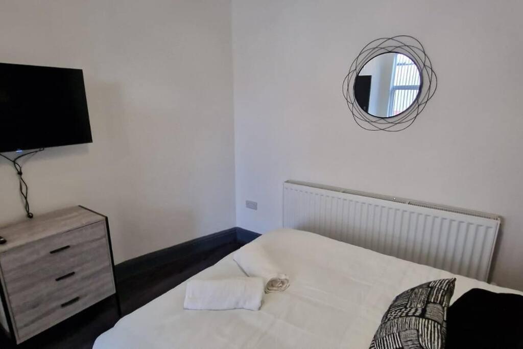 Modern 7-br Retreat Ensuite Holiday home