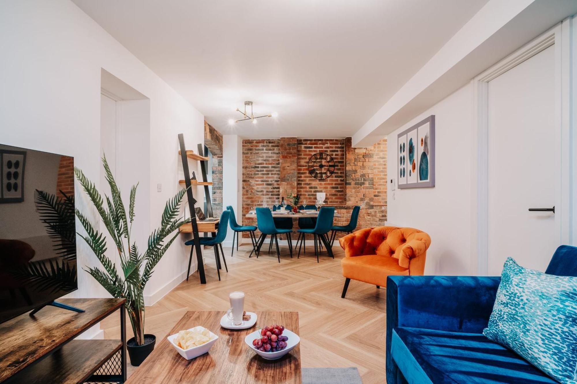 Restored Grade Ii Stunning Gem, Centre, Fast Wifi, Contractors, Family Apartment