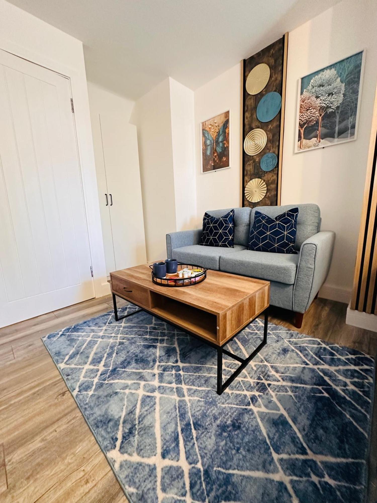 R4 - Luxury Studio Within A Shared House In Harborne Park Road - *