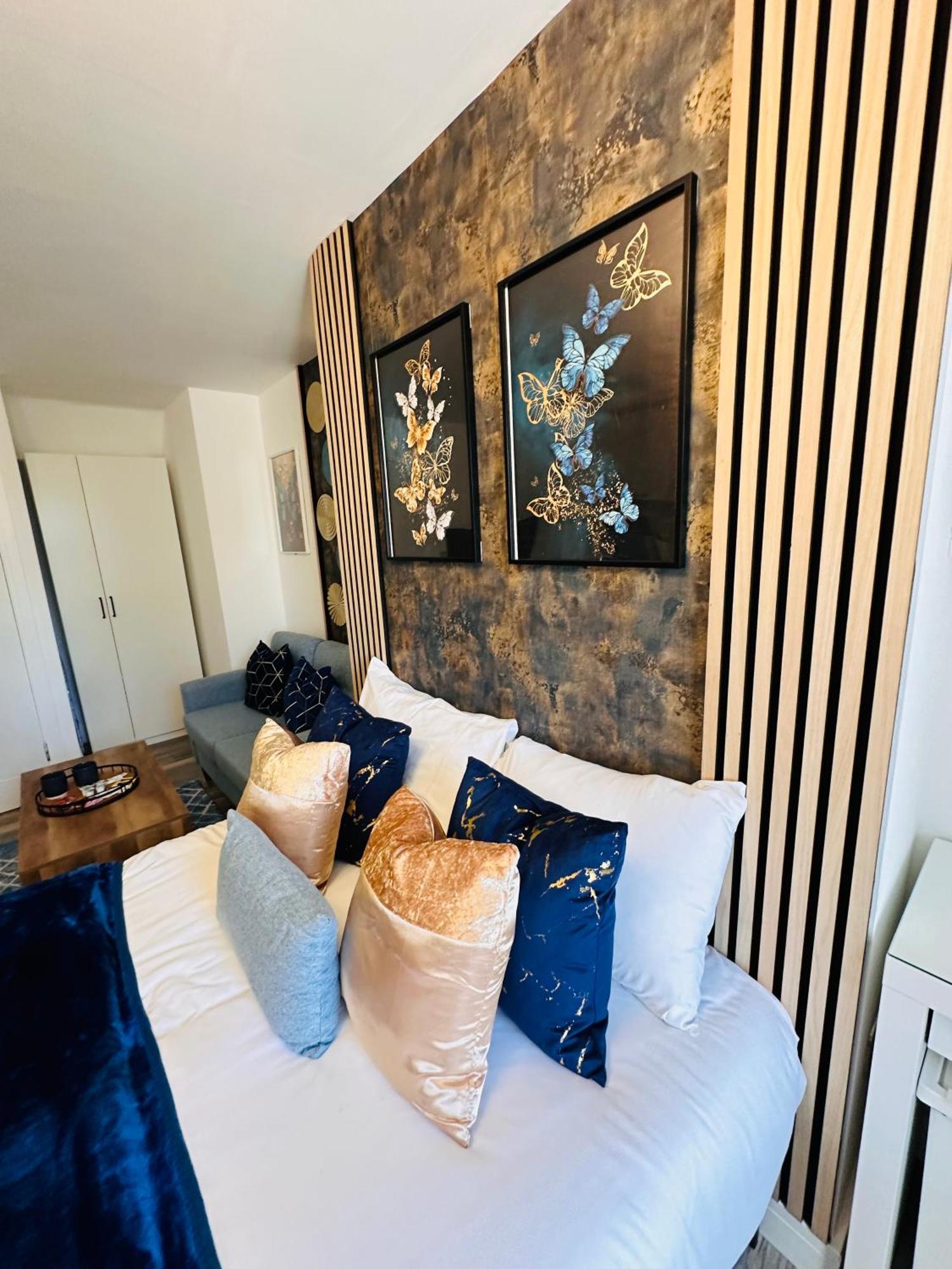 R4 - Luxury Studio Within A Shared House In Harborne Park Road - Guest house