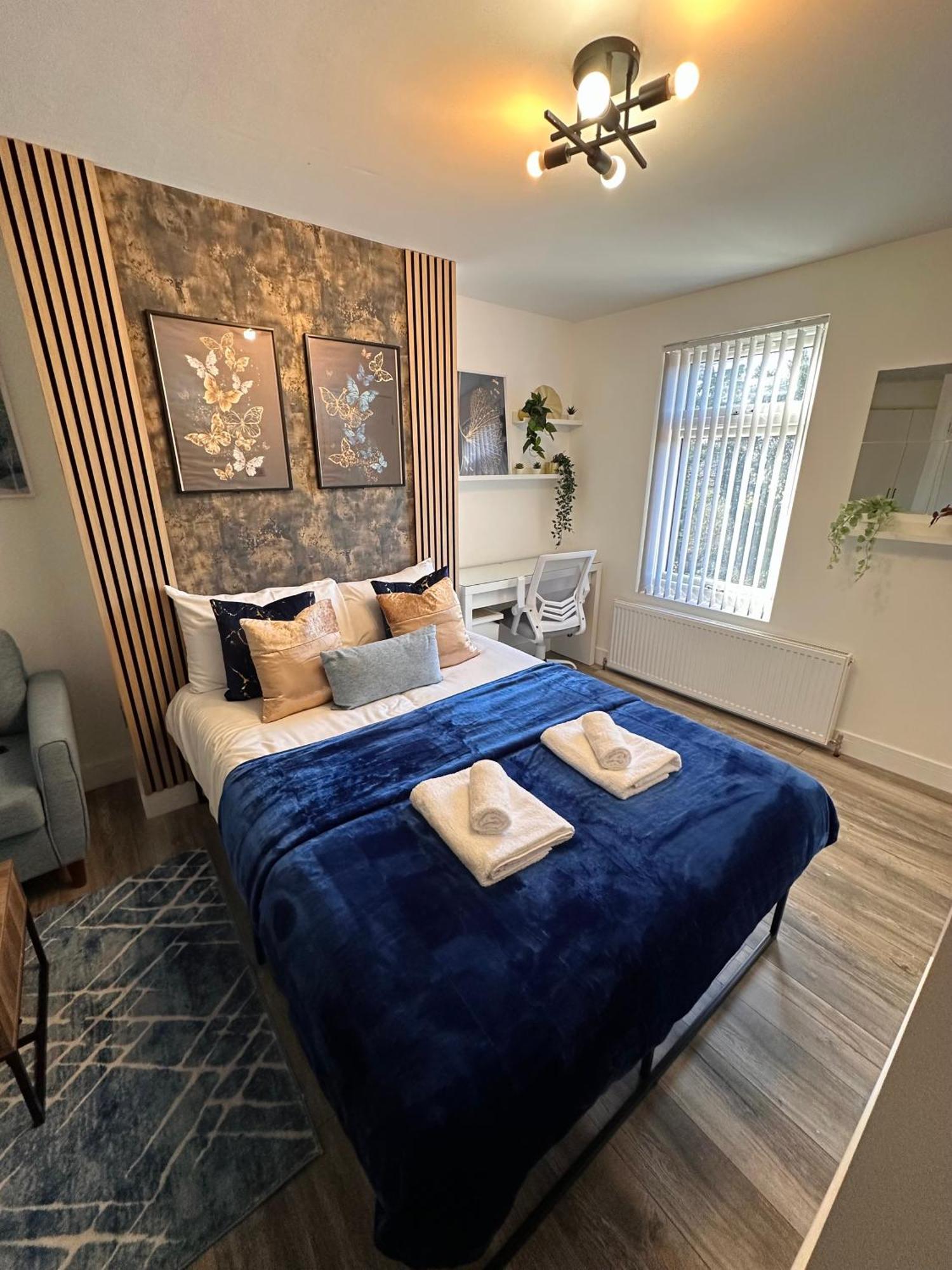 R4 - Luxury Studio Within A Shared House In Harborne Park Road - *