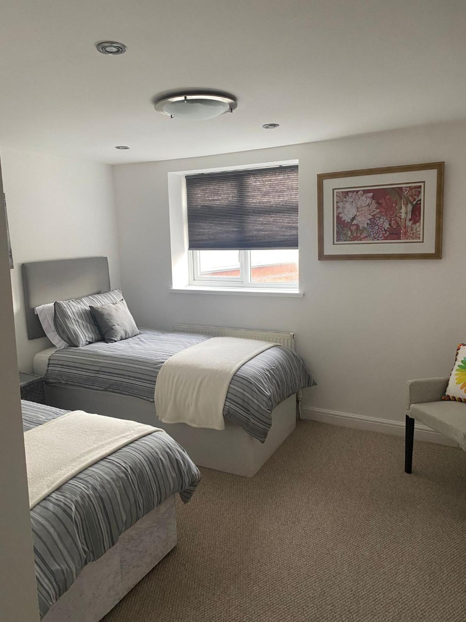 One Bedroom Aston B6 -parking- Sleeps 4 * Birmingham