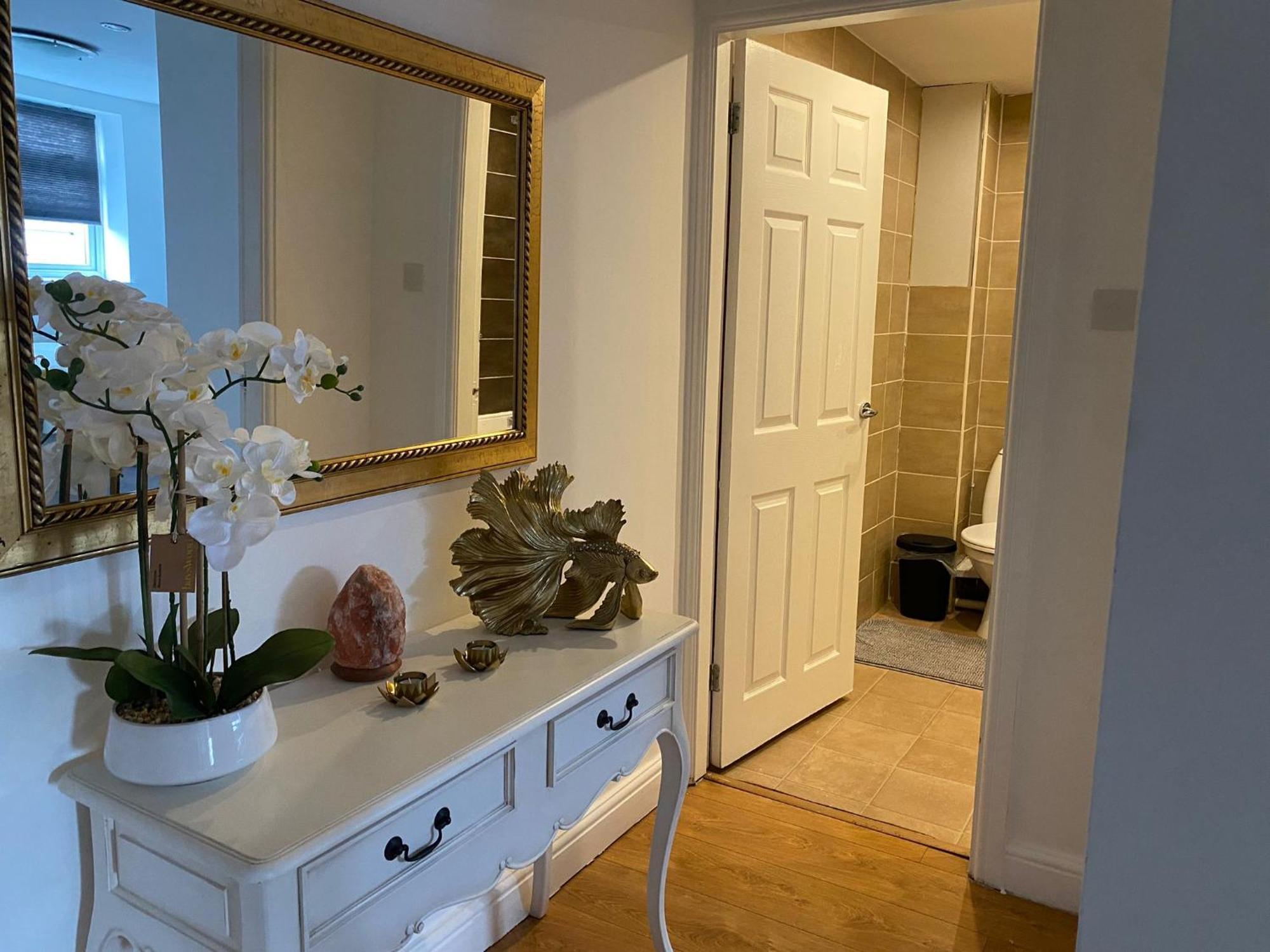 One Bedroom Aston B6 -parking- Sleeps 4 Apartment Birmingham