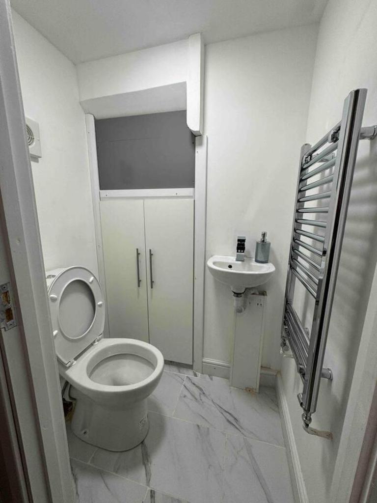 3-Bed Home Sleeps 8 Ideal For Large Groups
