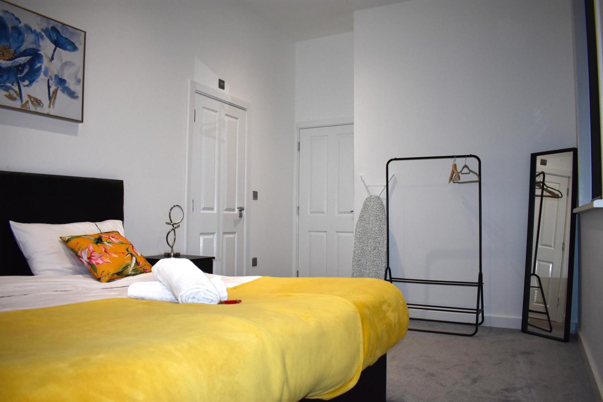 Luxury Jq 2 Bed Flat, Parking Apartment Birmingham