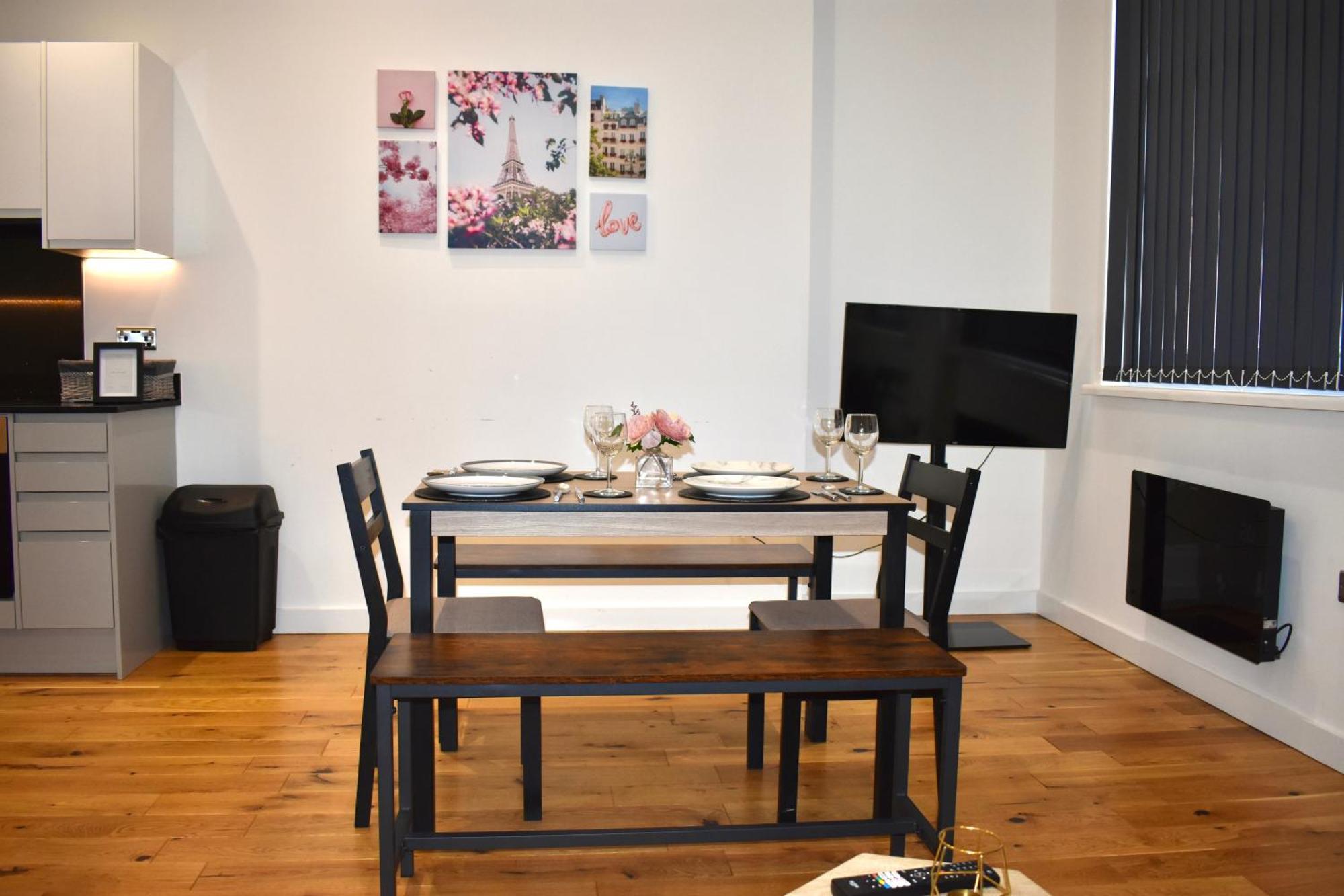 Luxury Jq 2 Bed Flat, Parking