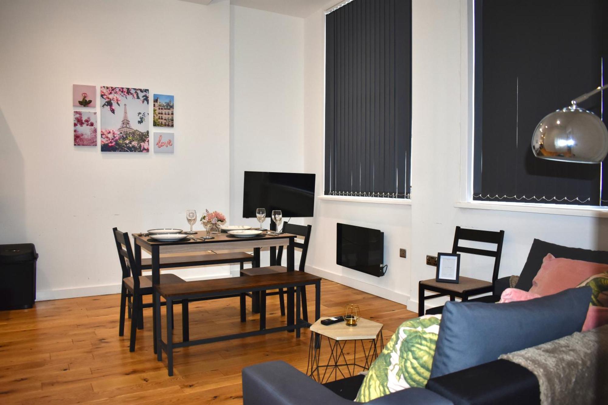 Luxury Jq 2 Bed Flat, Parking