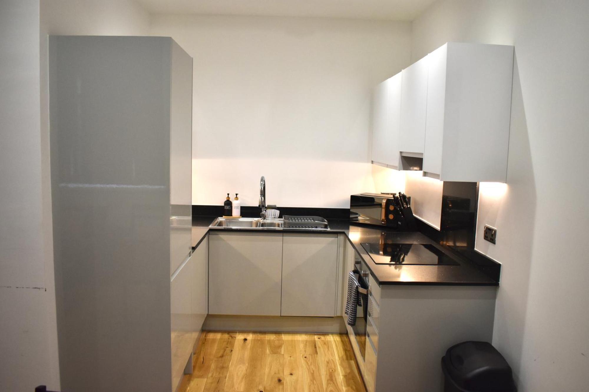 Luxury Jq 2 Bed Flat, Parking