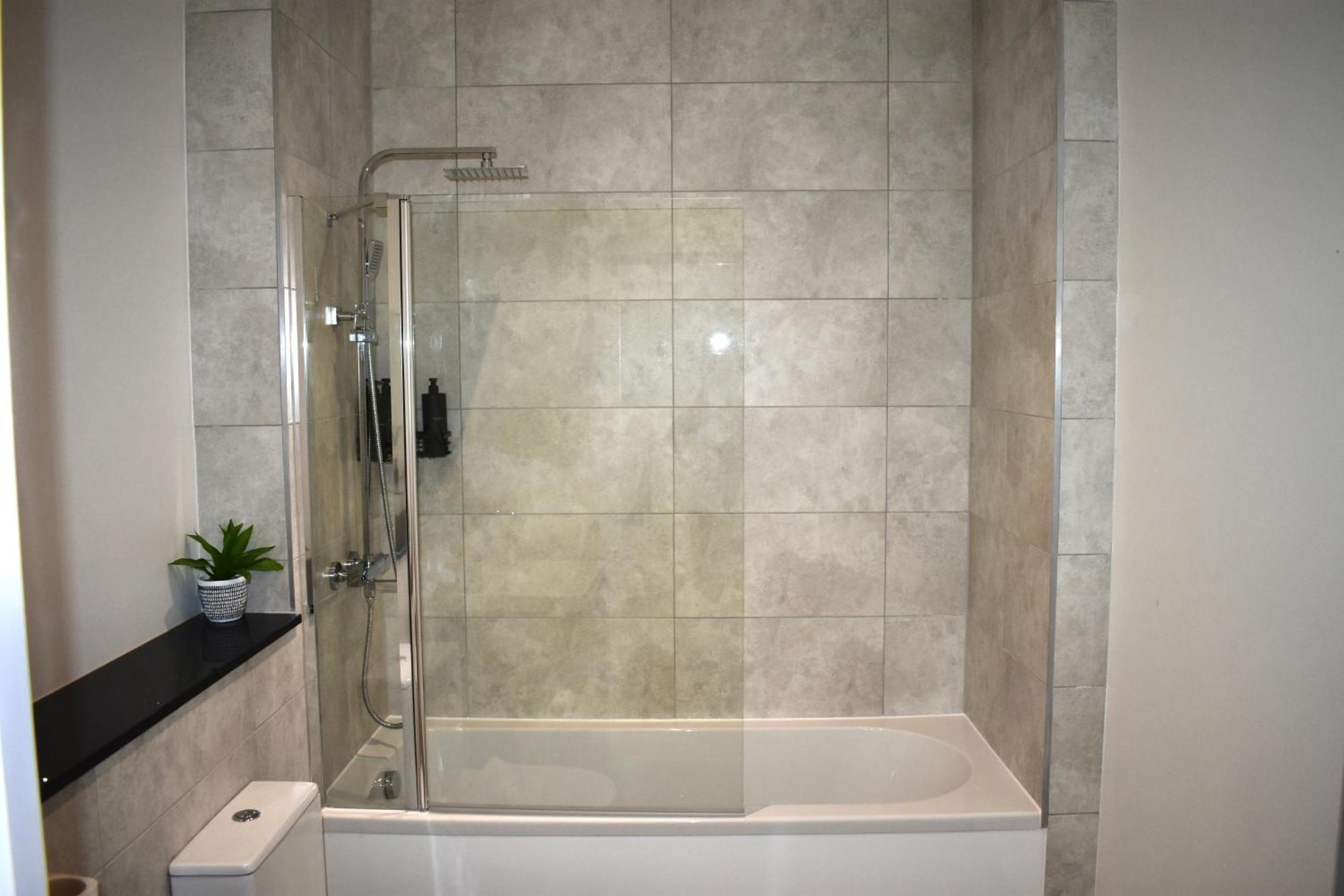 Luxury Jq 2 Bed Flat, Parking * Birmingham