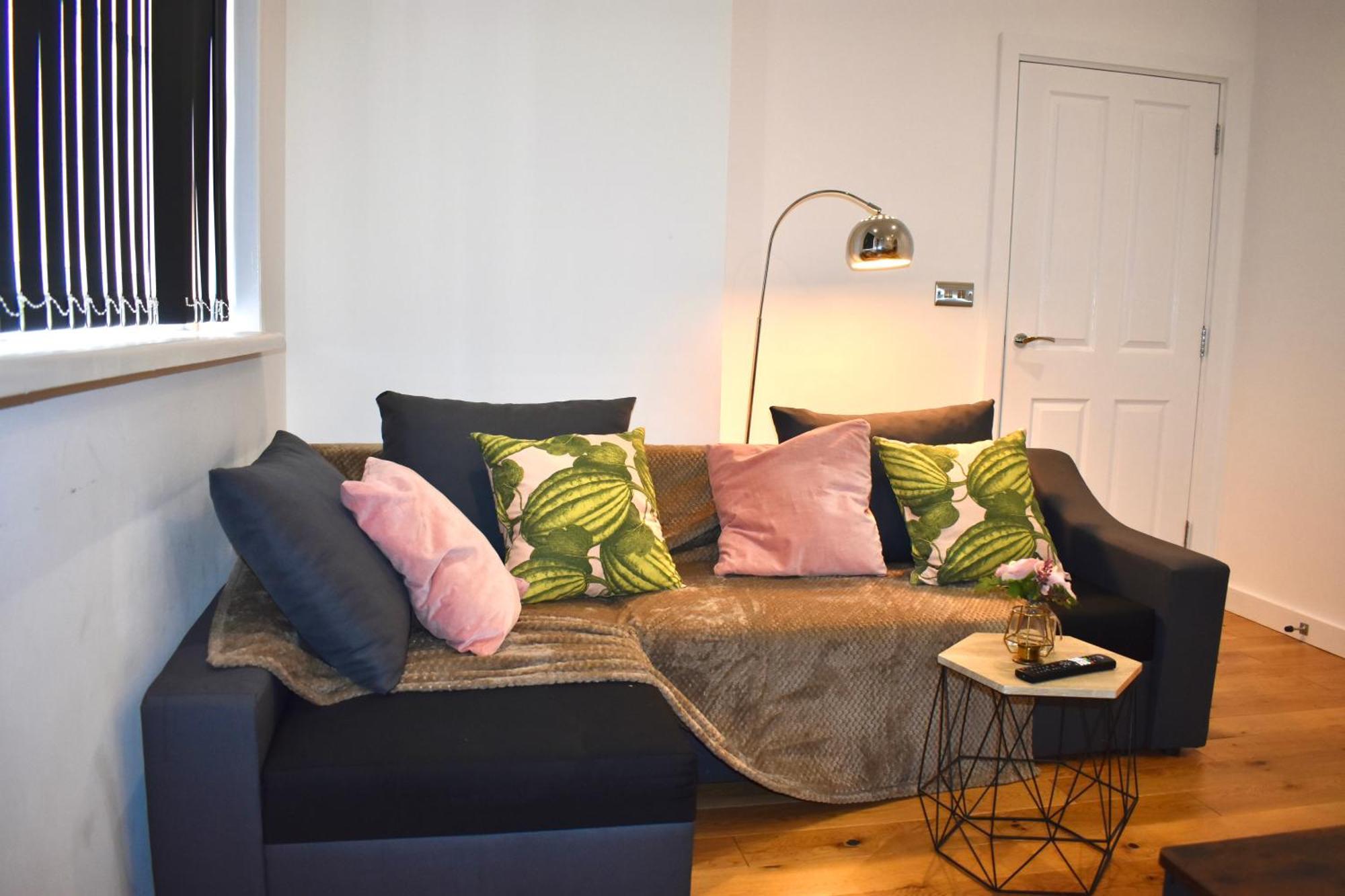 Luxury Jq 2 Bed Flat, Parking Apartment Birmingham