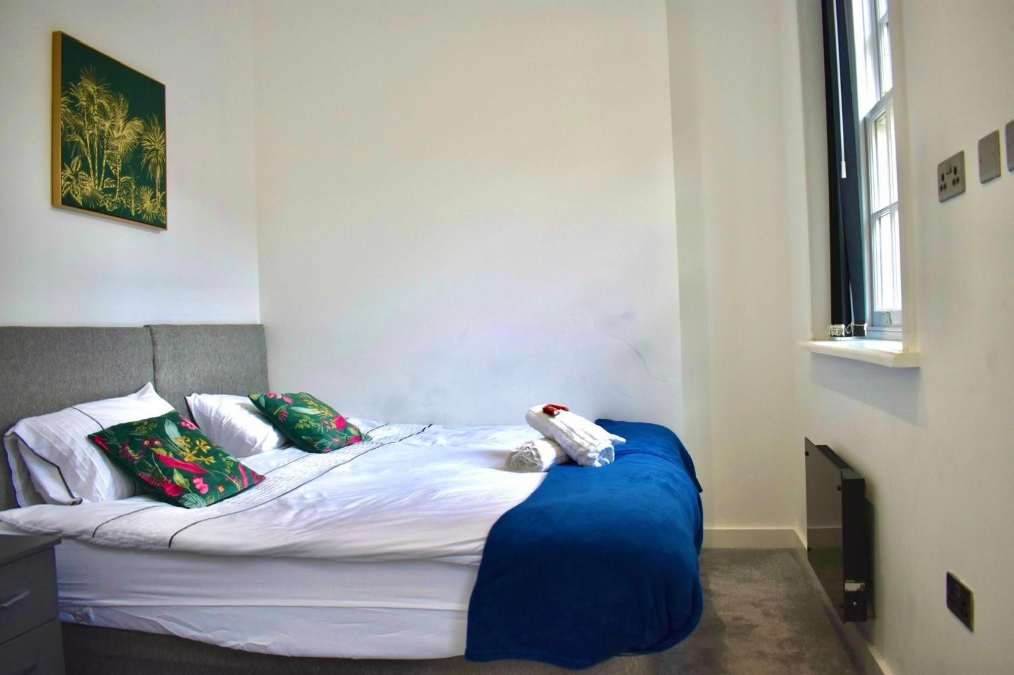 Luxury Jq 2 Bed Flat, Parking * Birmingham