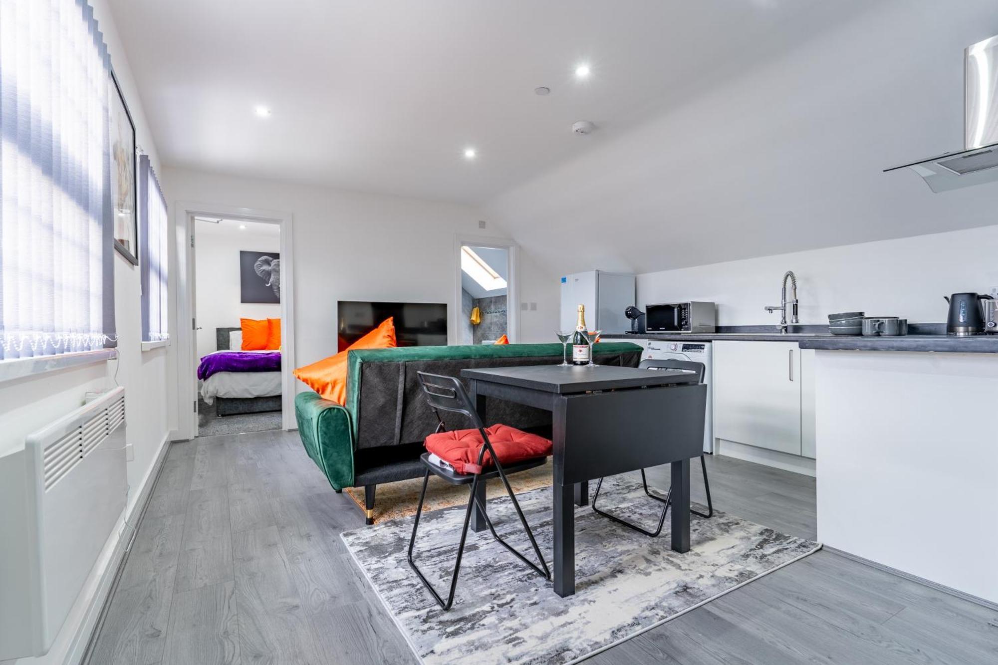 Apartment Warm Vibrant At The Very Close To Centre