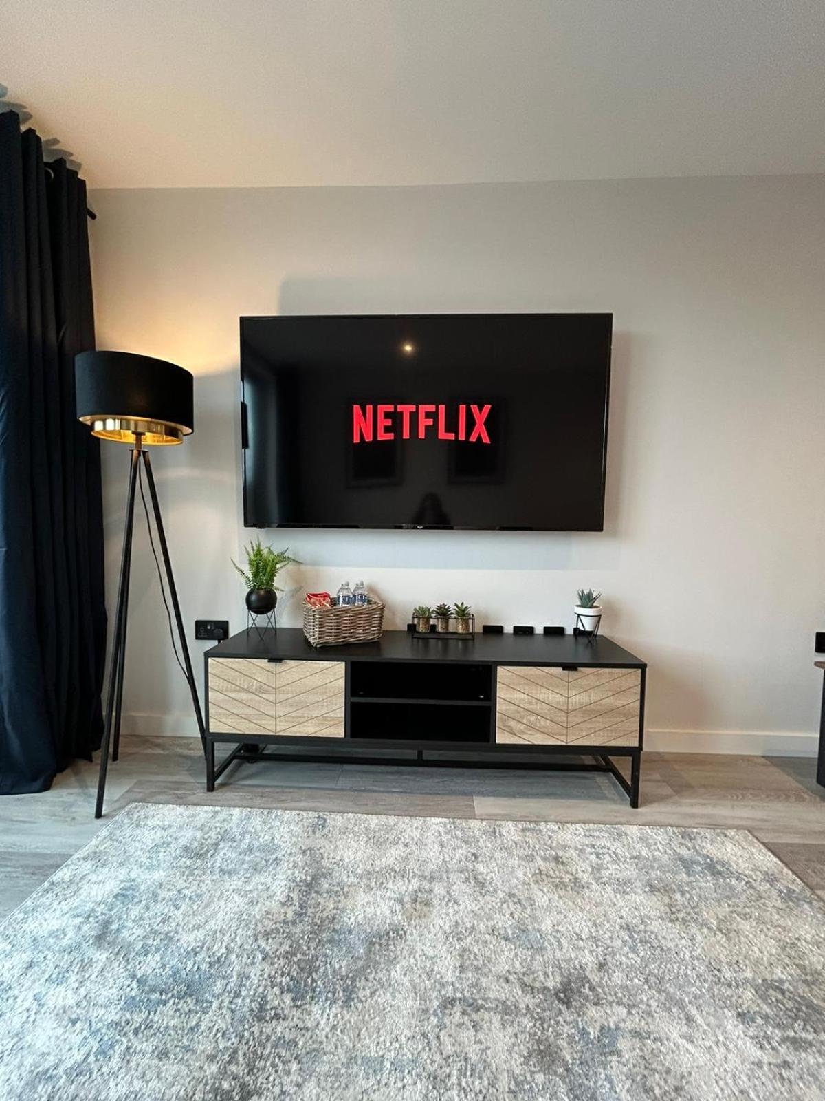 2 Bed 2 Bath In Digbeth Apartment