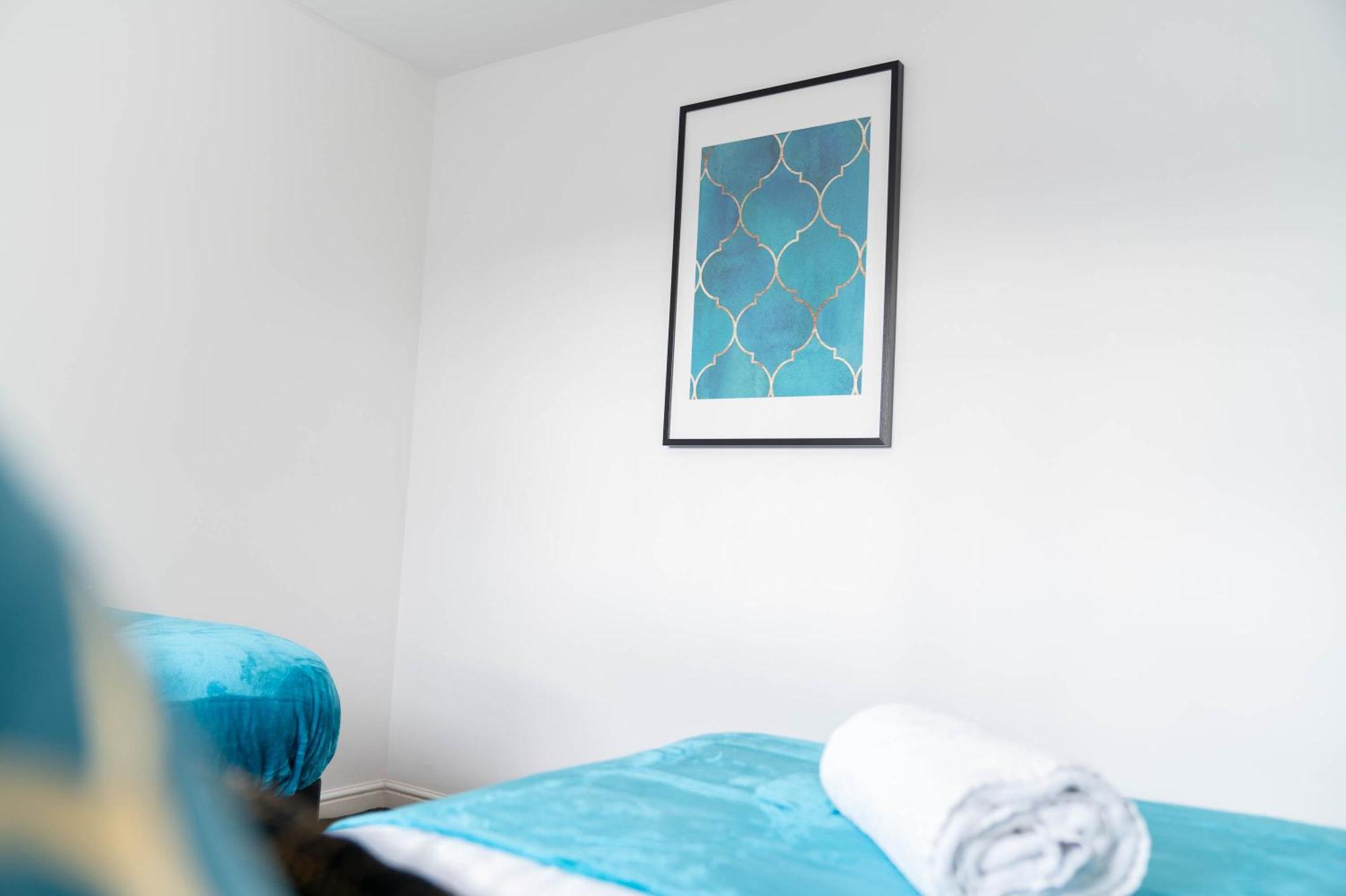 Detached 3 Bedroom House - Gaerden - Parking - Rated - Netflix - Wifi - 98c * Birmingham