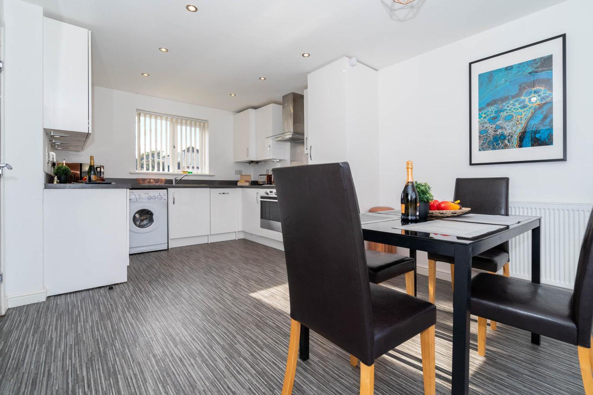 Detached 3 Bedroom House - Gaerden - Parking - Rated - Netflix - Wifi - 98c Holiday home
