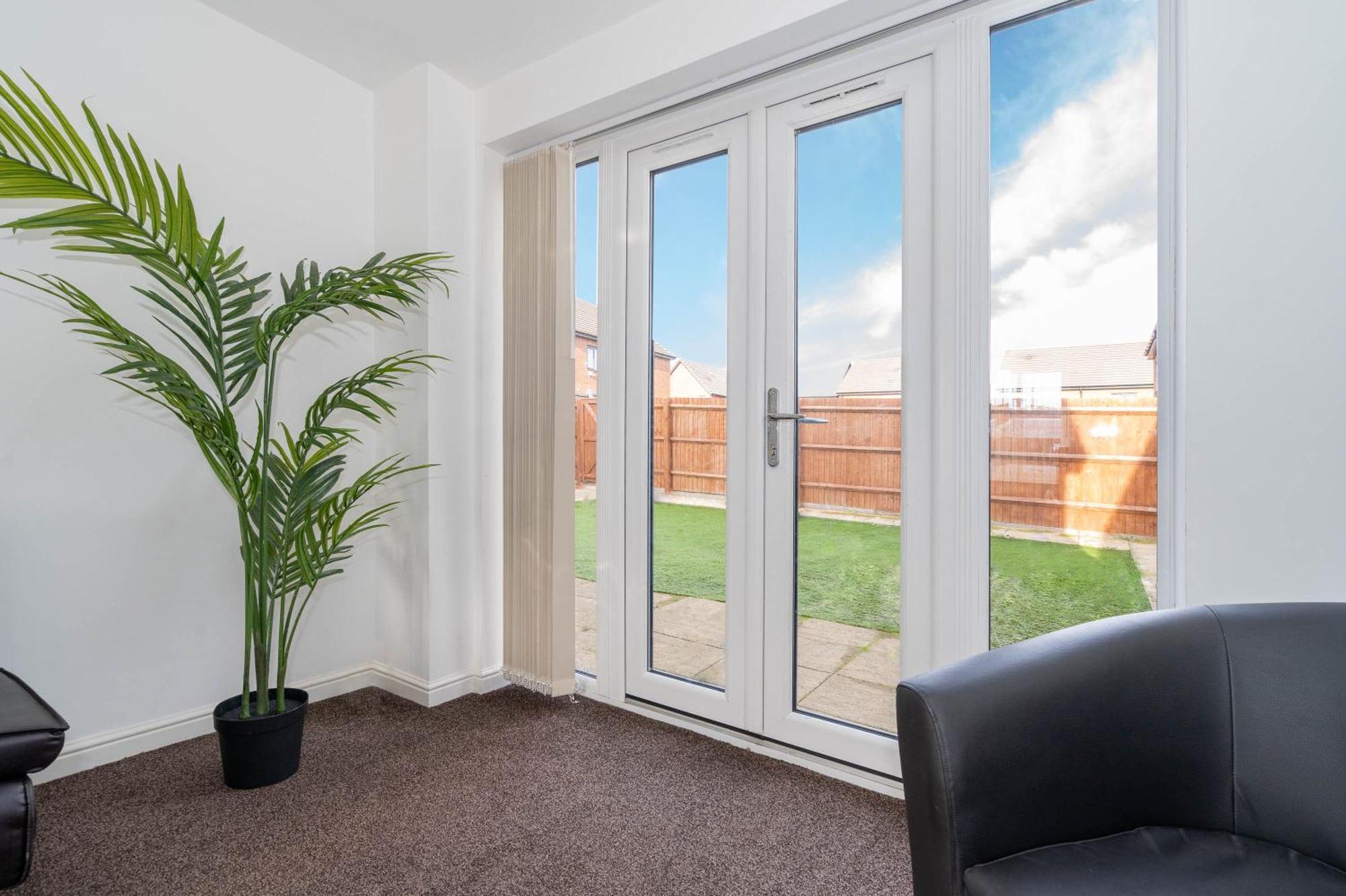 Detached 3 Bedroom House - Gaerden - Parking - Rated - Netflix - Wifi - 98c Birmingham