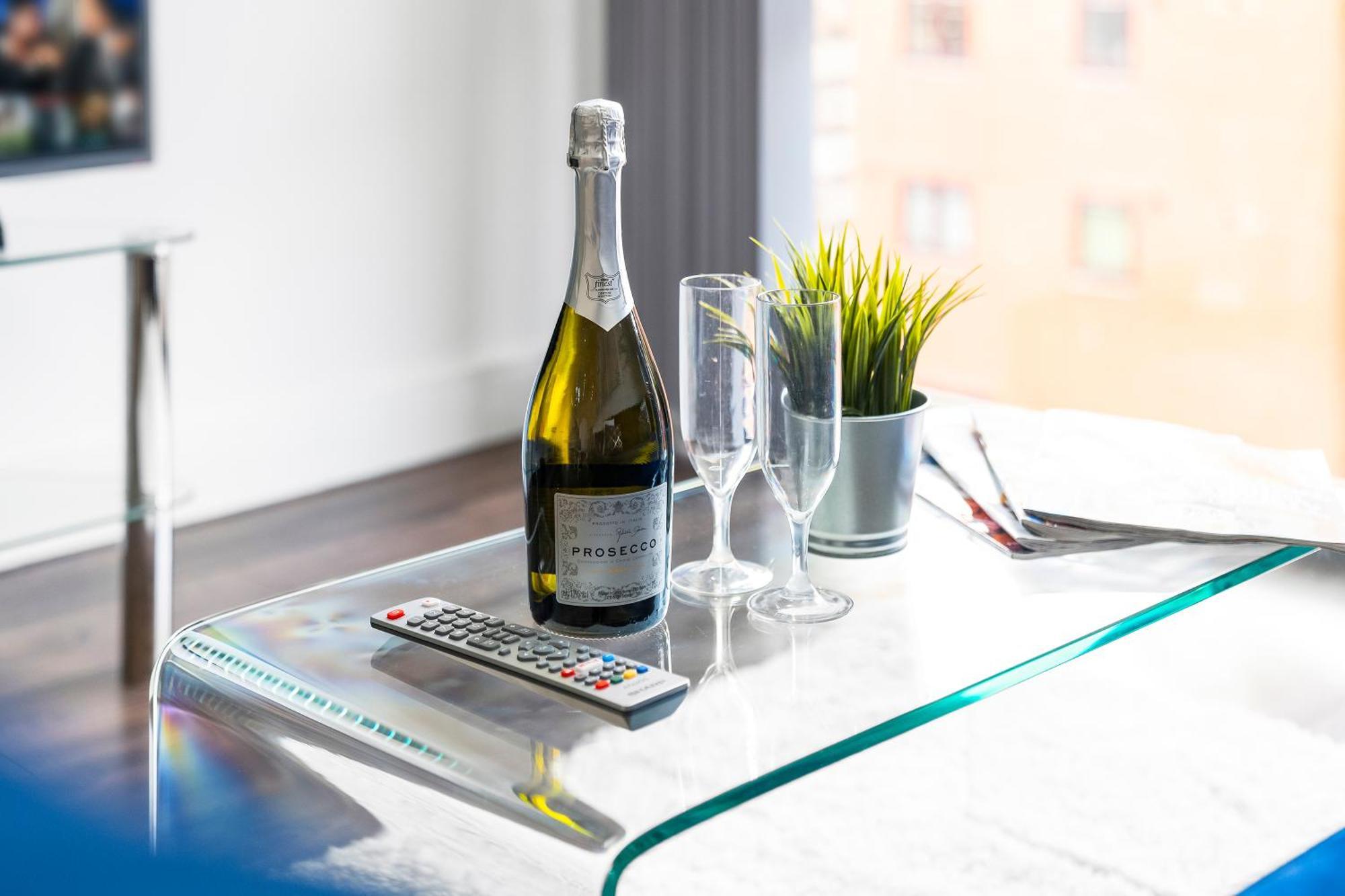 Luxury - Centre - Rated - 318h Apartment