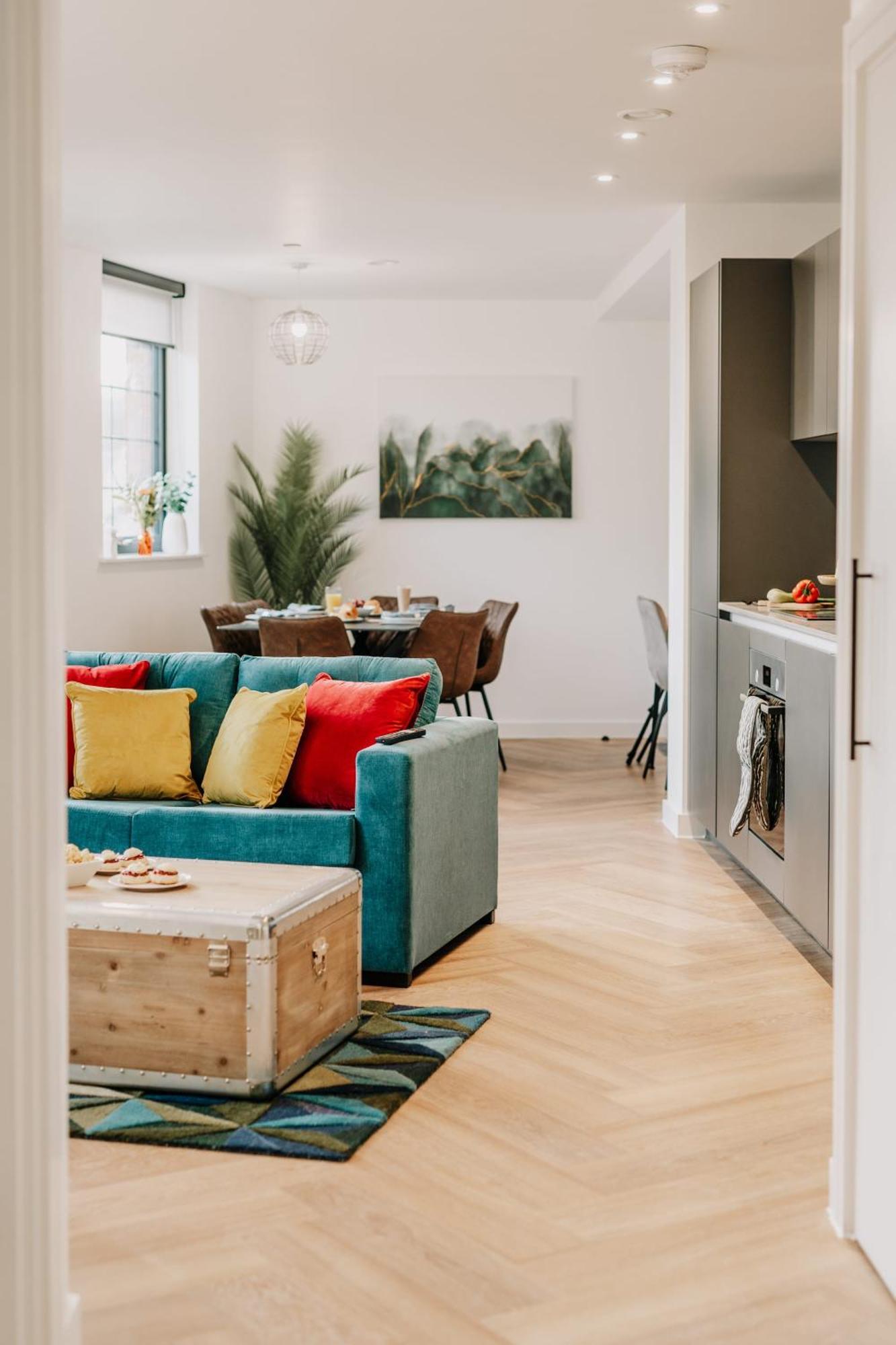 Canal-view Stunning Living, Fast Wifi, Contractors, Family Apartment Birmingham