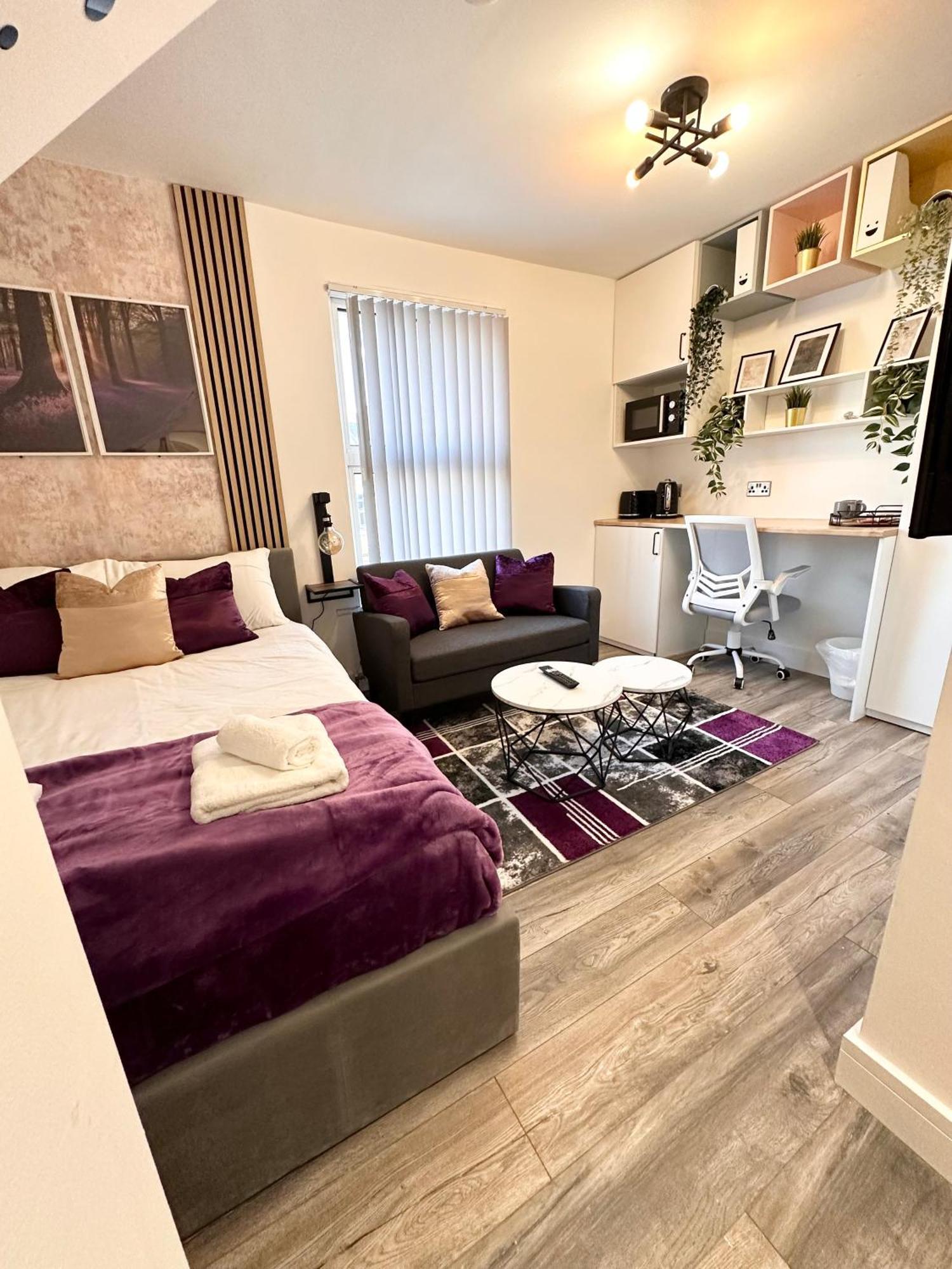 Guest house R3 - Newly Renovated Luxury Private En-suite In Harborne Park Road - Birmingham