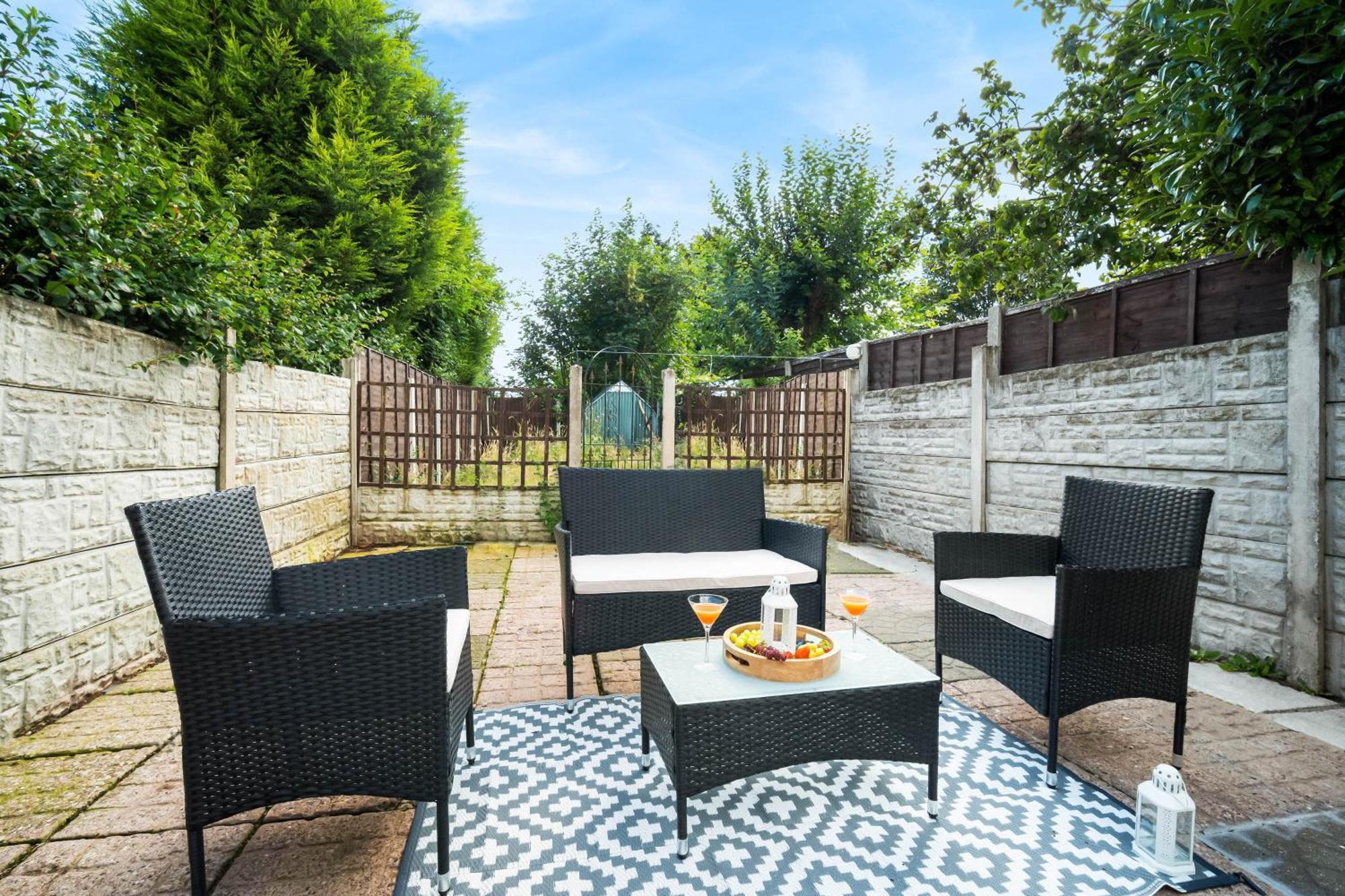 Luxurious 3 Bedroom House With Parking 73b - Rated - Netflix - Wifi - Smart Tv Holiday home