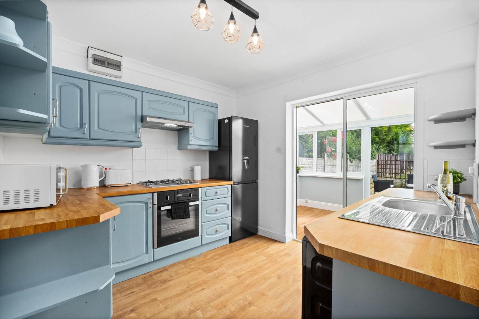 Luxurious 3 Bedroom House With Parking 73b - Rated - Netflix - Wifi - Smart Tv *
