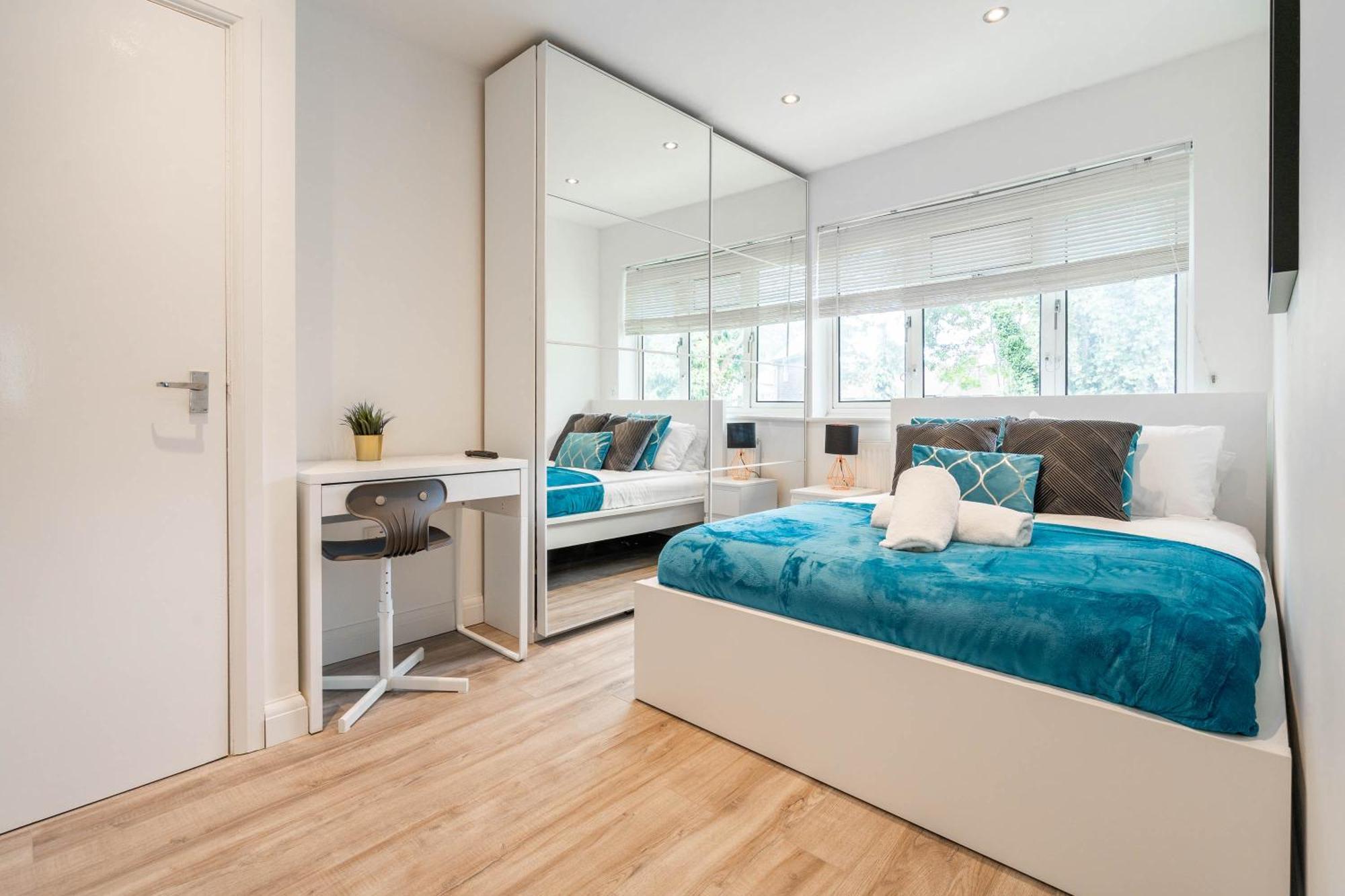 Holiday home 4 Bedroom House - Parking & Garden - Smart Tvs - Netflix - Wifi - Rated - 22cg Birmingham