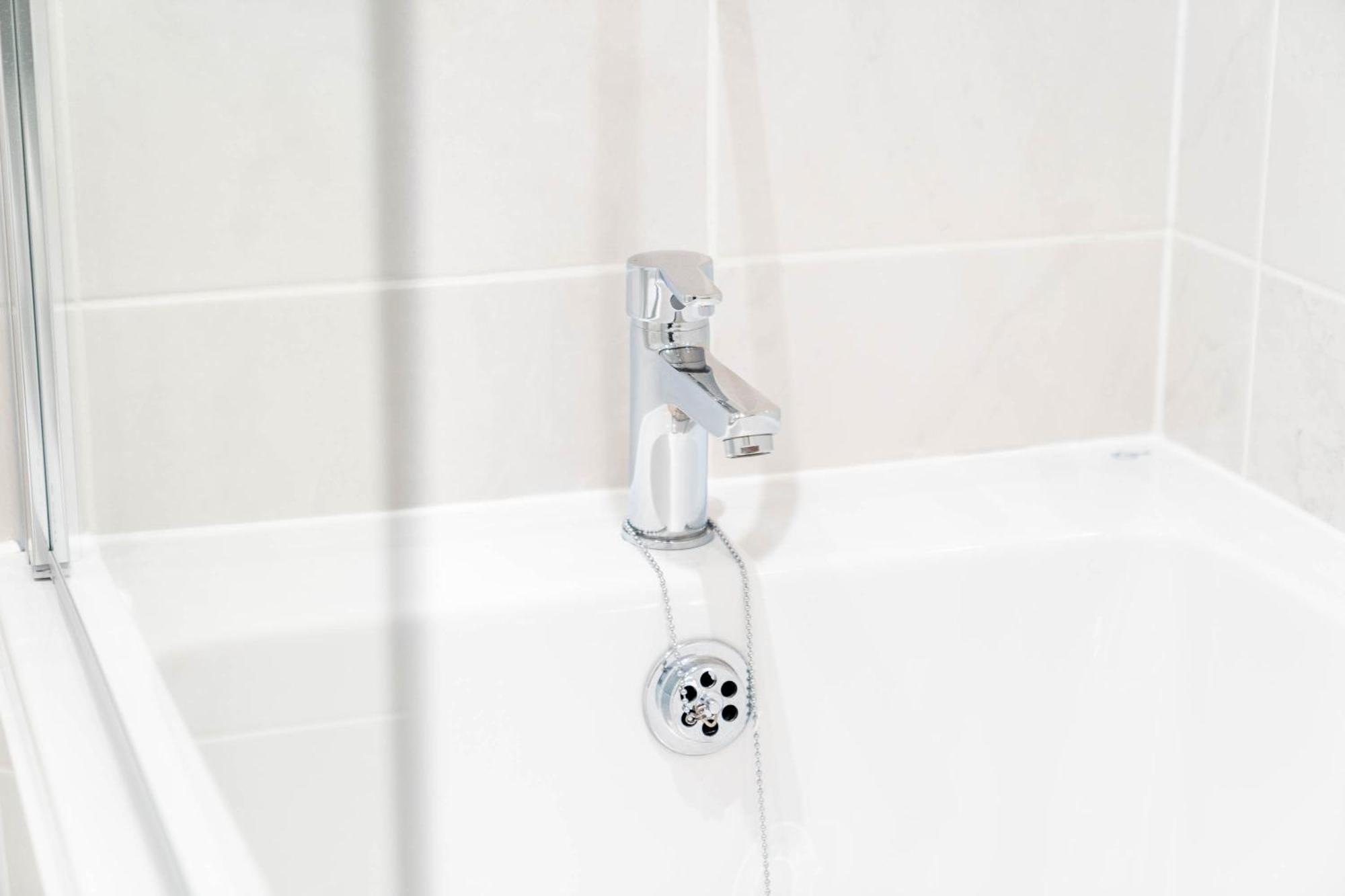 Luxury - Twin Beds - Selly Oak - Off-street Parking - Free Netflix & Wifi - Rated 9cc Apartment *