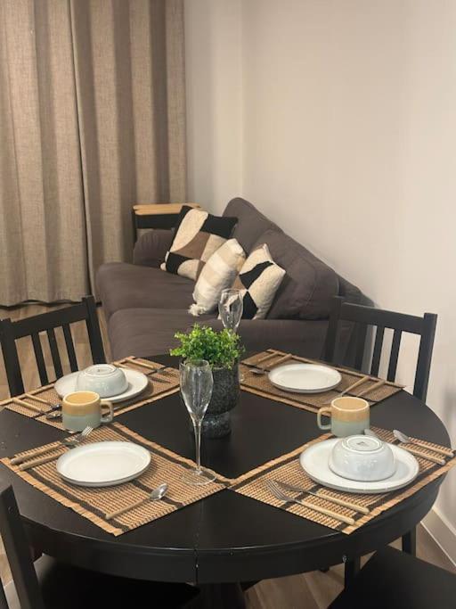 Bham Luxury Centre - Free Parking & Balcony View Apartment