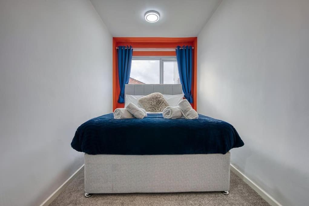 Apartment Centre Contractors Long Relocations Free Parking *