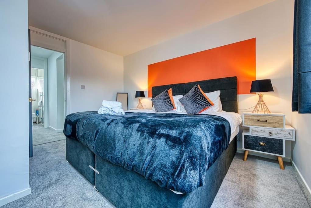 Apartment Centre Contractors Long Relocations Free Parking *