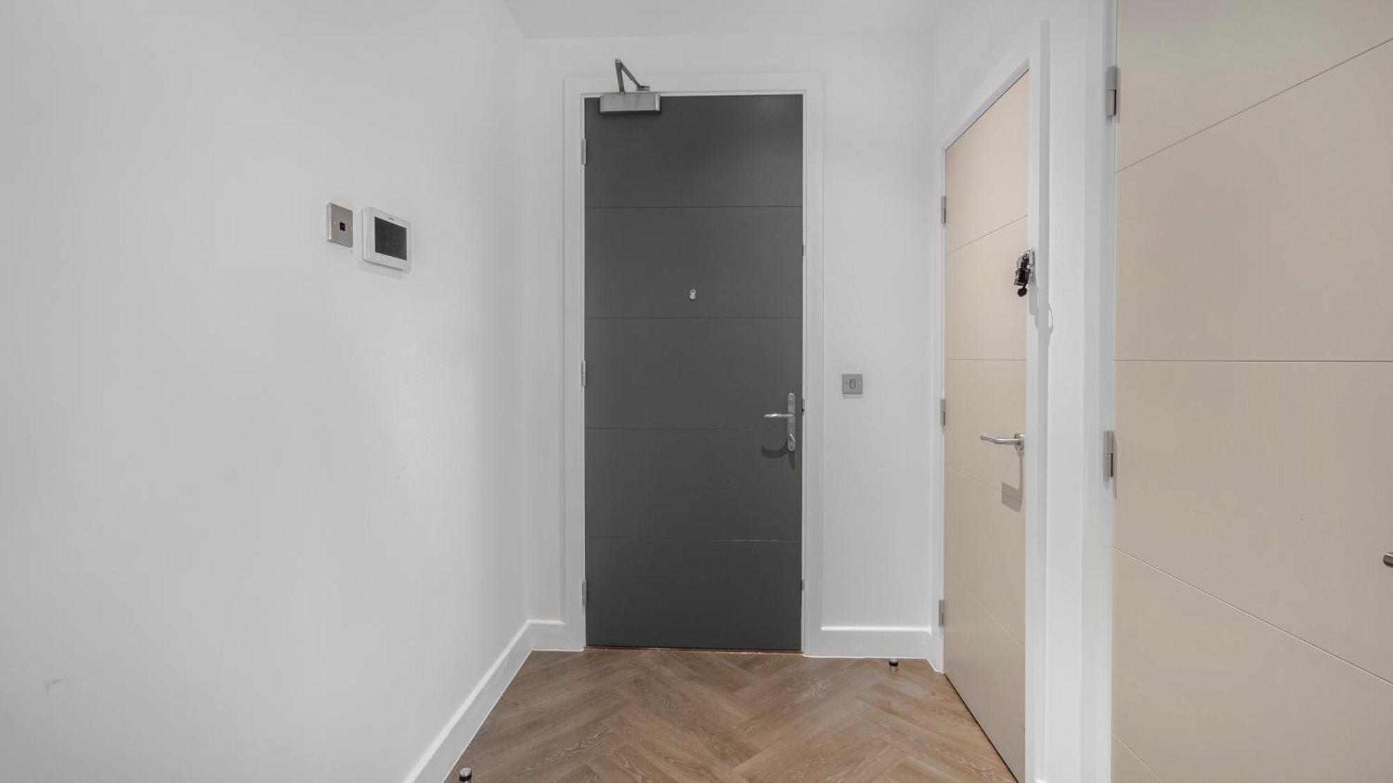 Lovely 2-bed In Apartment
