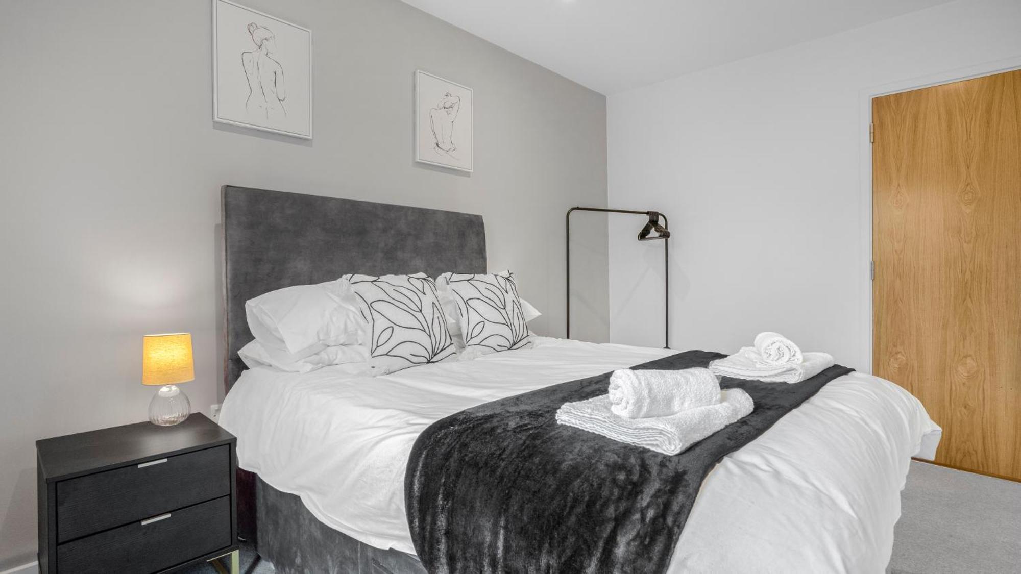 Axium Escape- 2 Bed Apartment, Centre