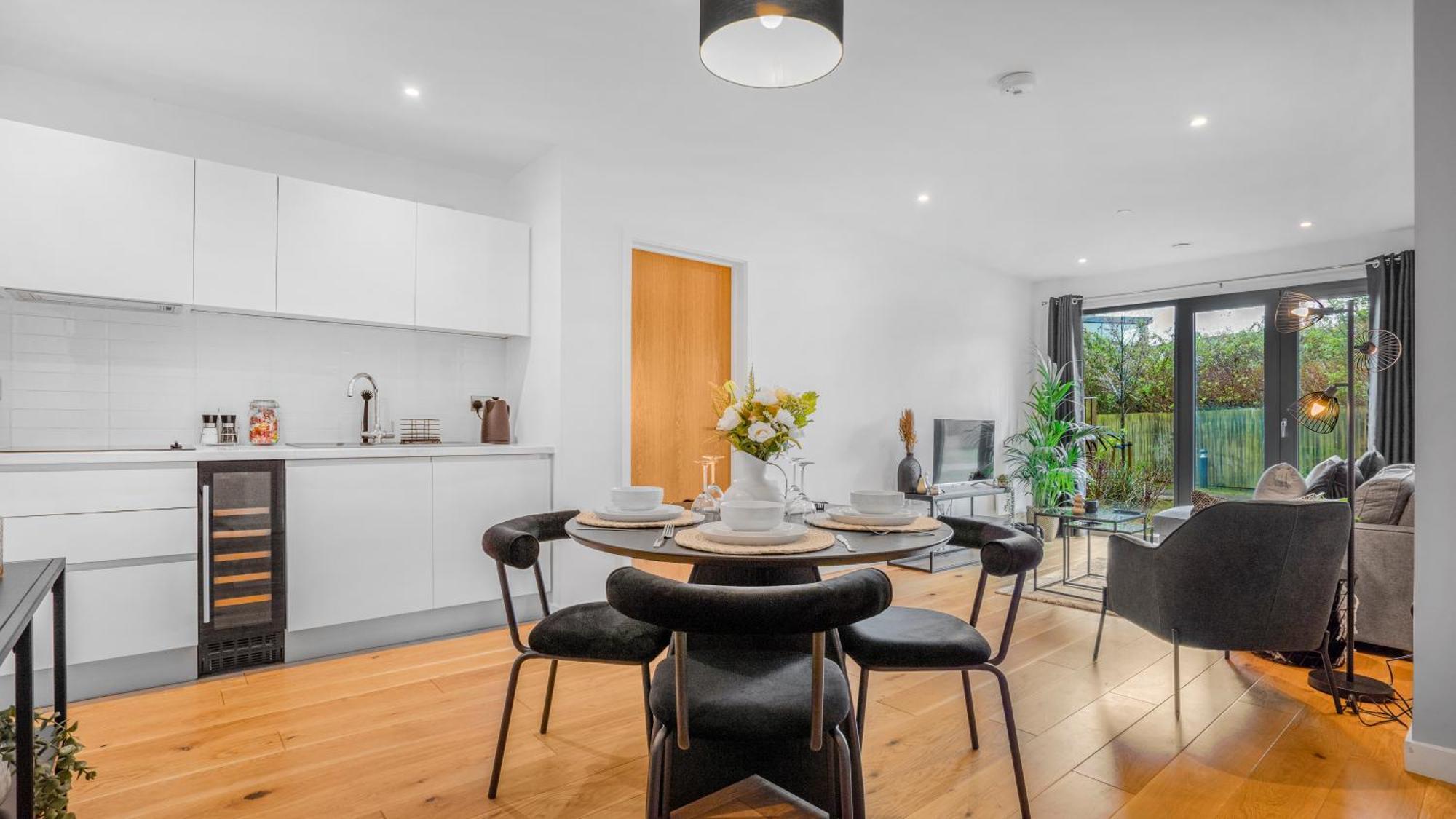 Axium Escape- 2 Bed Apartment, Centre *