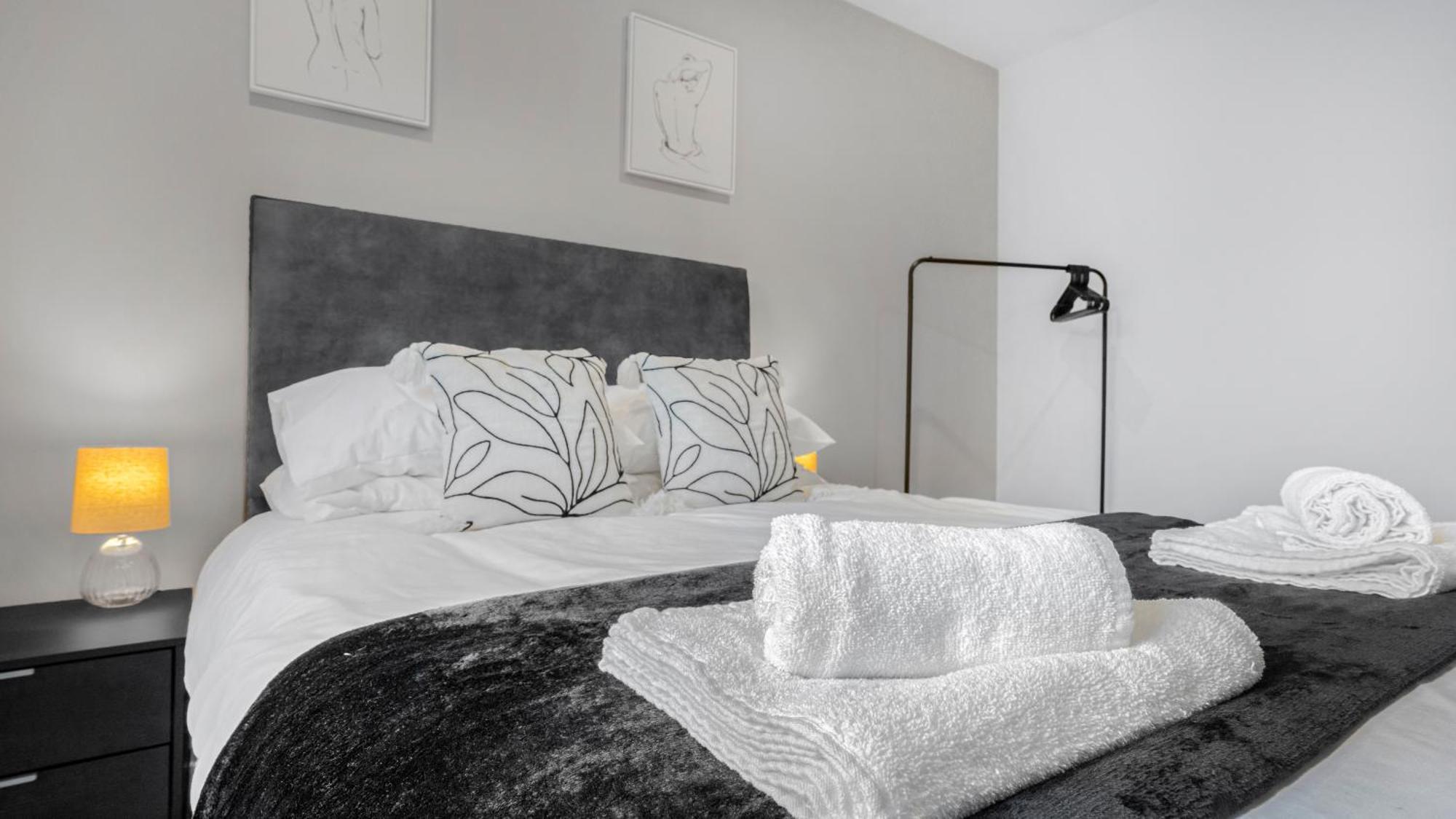 Axium Escape- 2 Bed Apartment, Centre Birmingham
