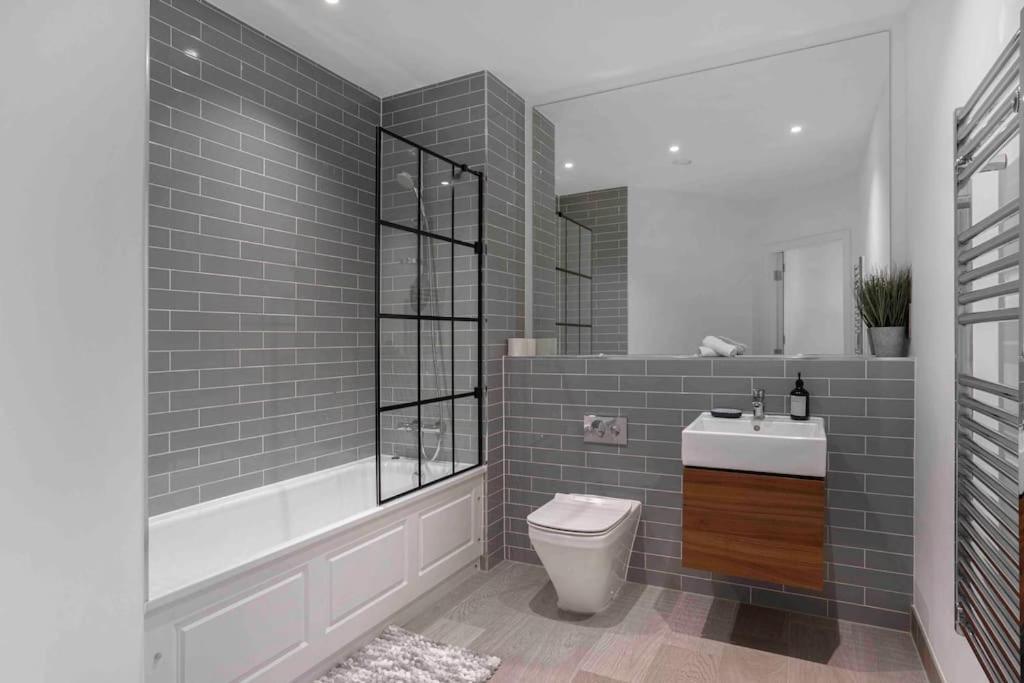 Luxury 2 Bedroom B5 Near China Town & O2 * Birmingham