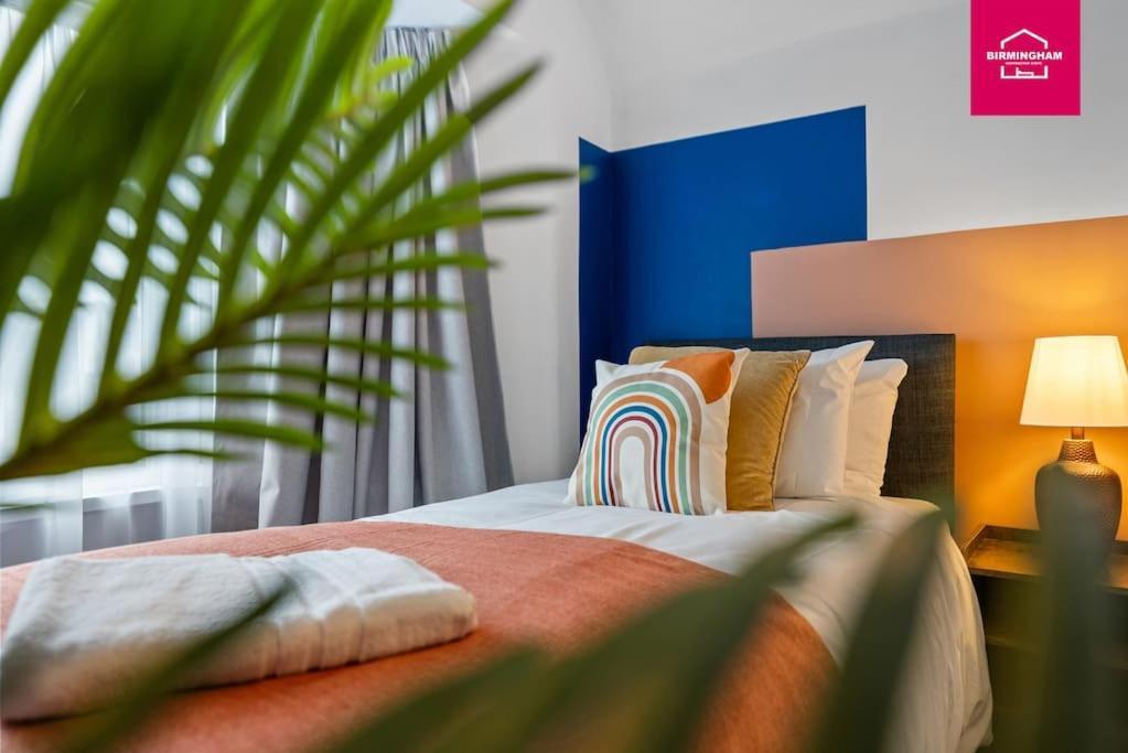 Holiday home Insurance - Relocations - Contractors - Accessible Ground Floor Bed And Bathroom-4 Bedroom Hall Green House With 7 Separate Beds And Drive