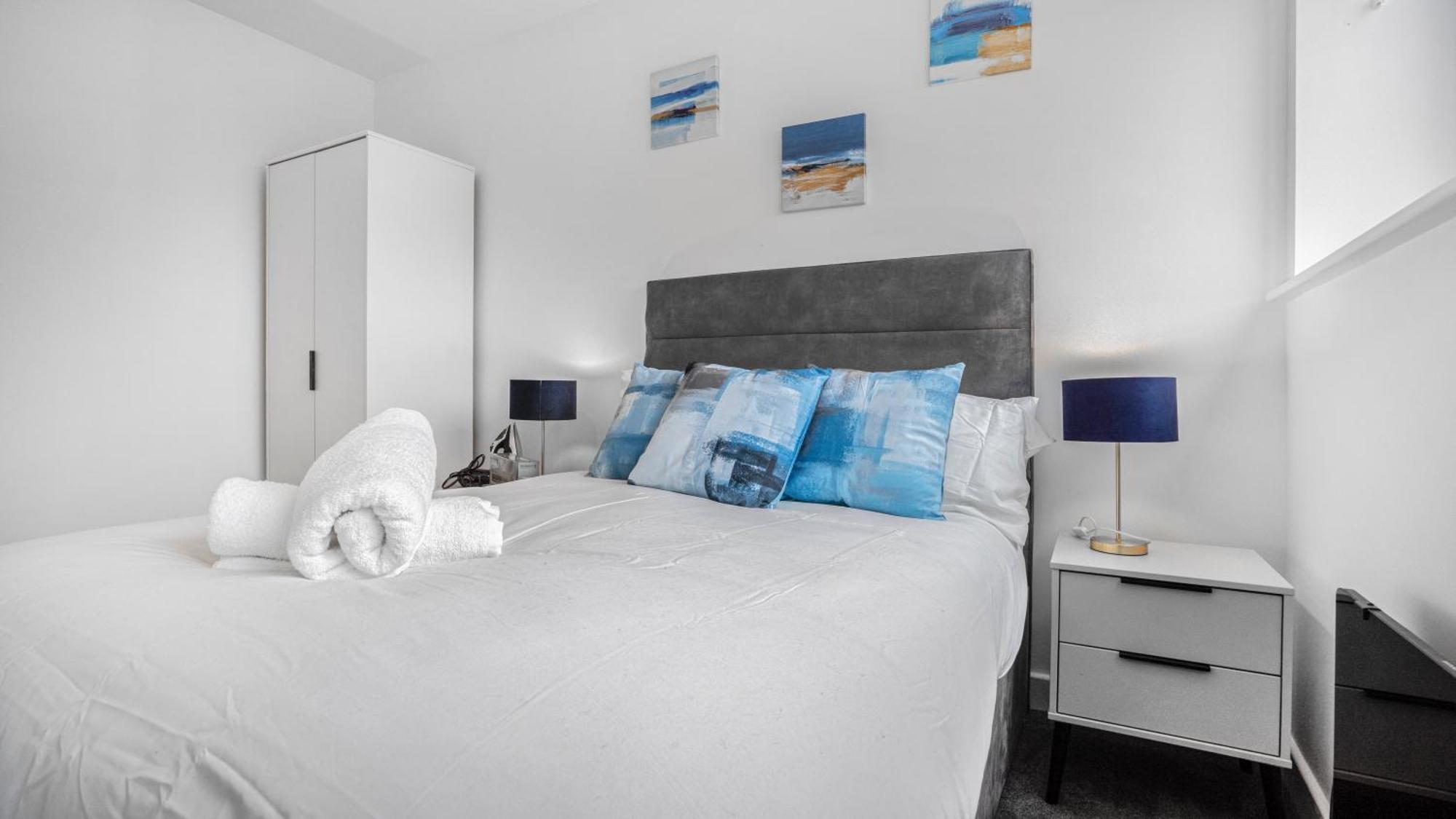 Priority - Modern 2 Bedroom In Centre - Perfect For Family, Business And Leisure By Estate Experts *