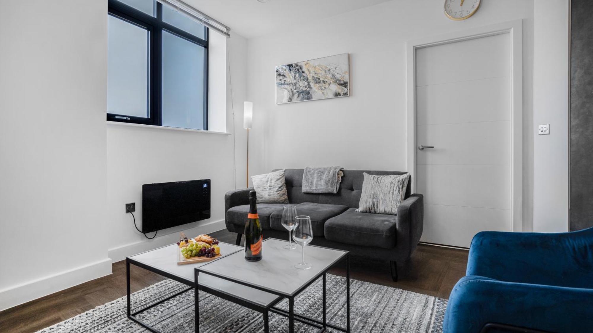 Priority - Modern 2 Bedroom In Centre - Perfect For Family, Business And Leisure By Estate Experts Apartment Birmingham