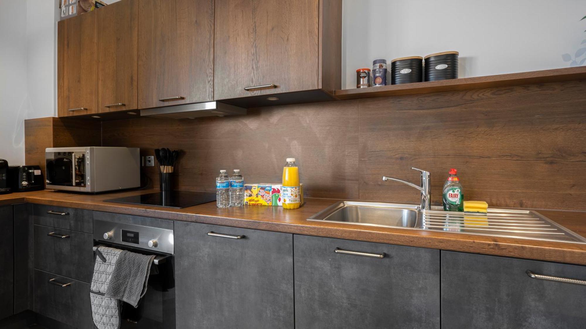 Priority - Modern 2 Bedroom In Centre - Perfect For Family, Business And Leisure By Estate Experts * Birmingham