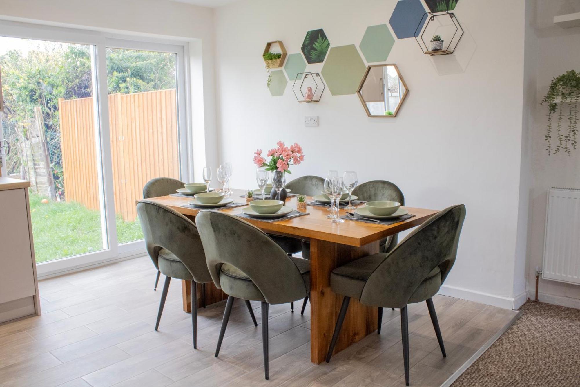 Harvard House, Stylish 3 Bedroom House In Solihull 5 Mins To The Nec, Bhx ,jlr With Free Parking * Birmingham