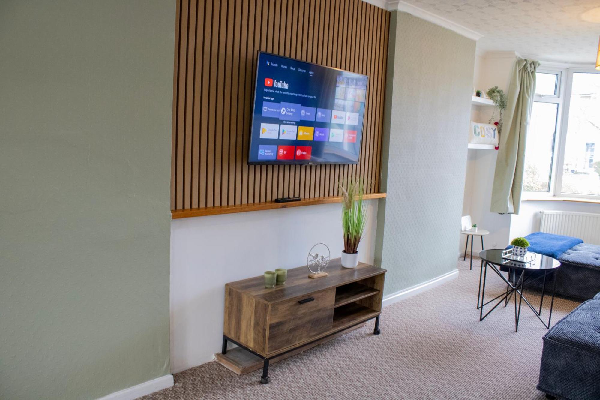 Harvard House, Stylish 3 Bedroom House In Solihull 5 Mins To The Nec, Bhx ,jlr With Free Parking * Birmingham