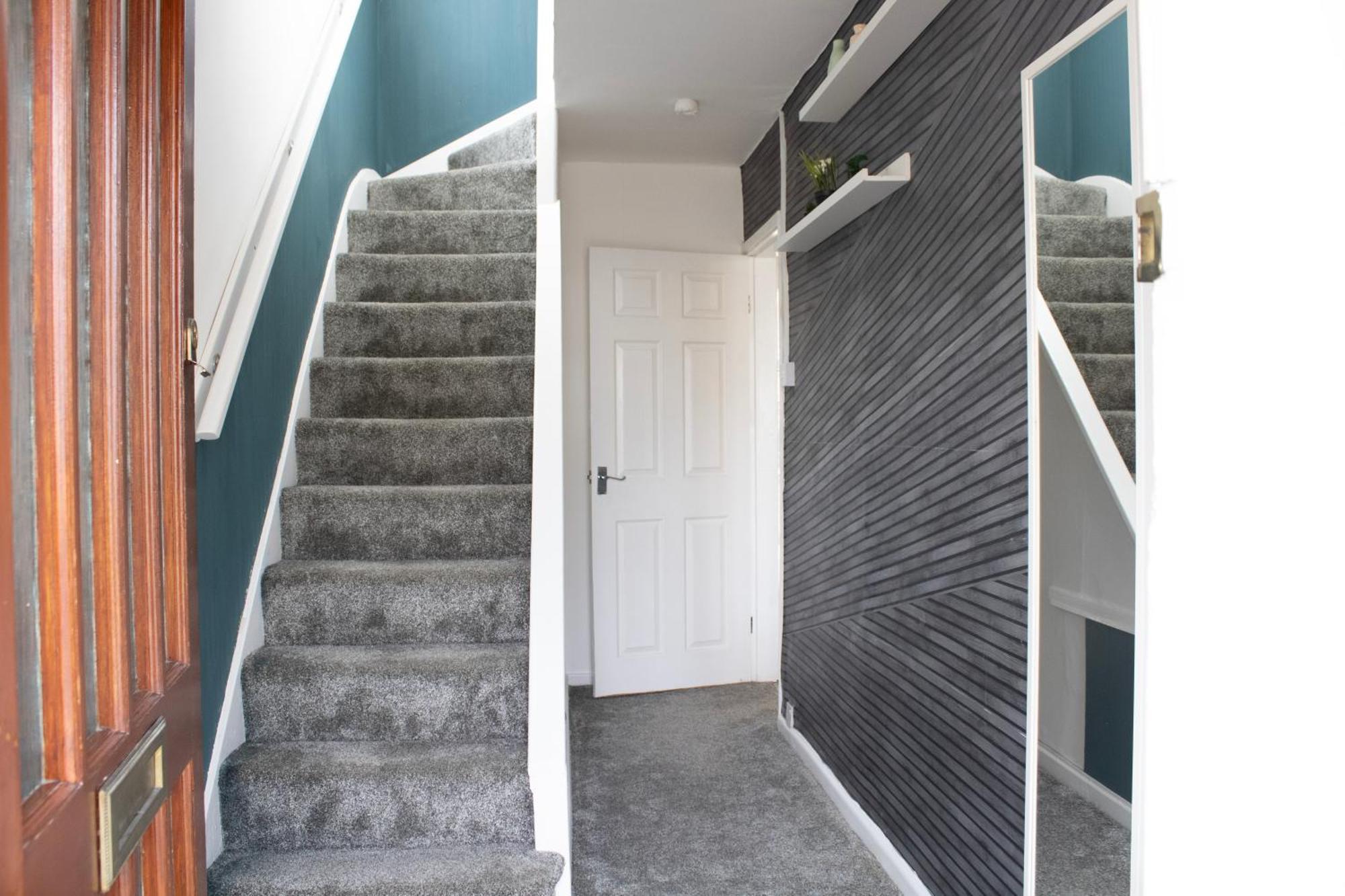 Harvard House, Stylish 3 Bedroom House In Solihull 5 Mins To The Nec, Bhx ,jlr With Free Parking