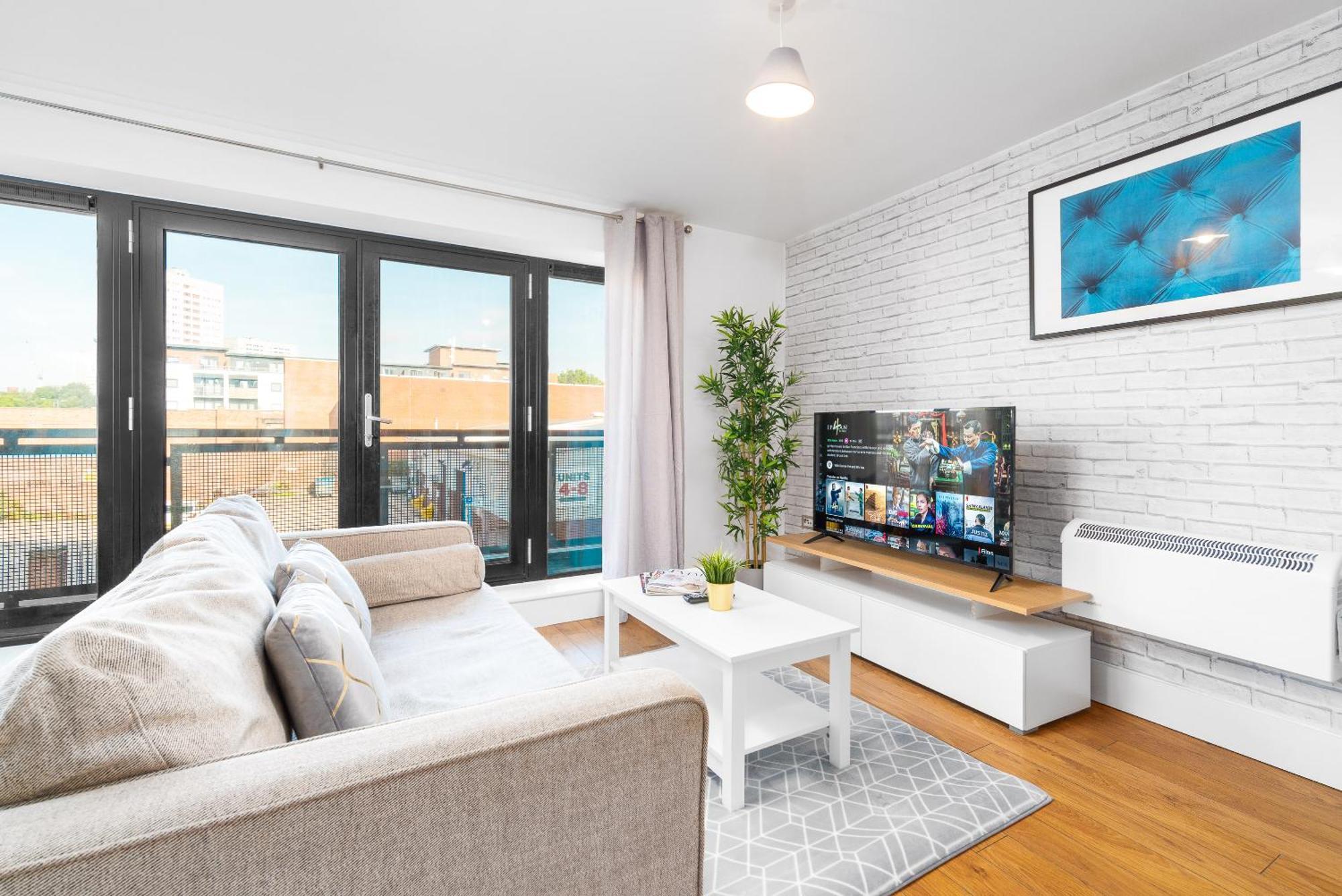 Stylish Centre - 2 Bed - Secure Parking - 5ac Apartment *